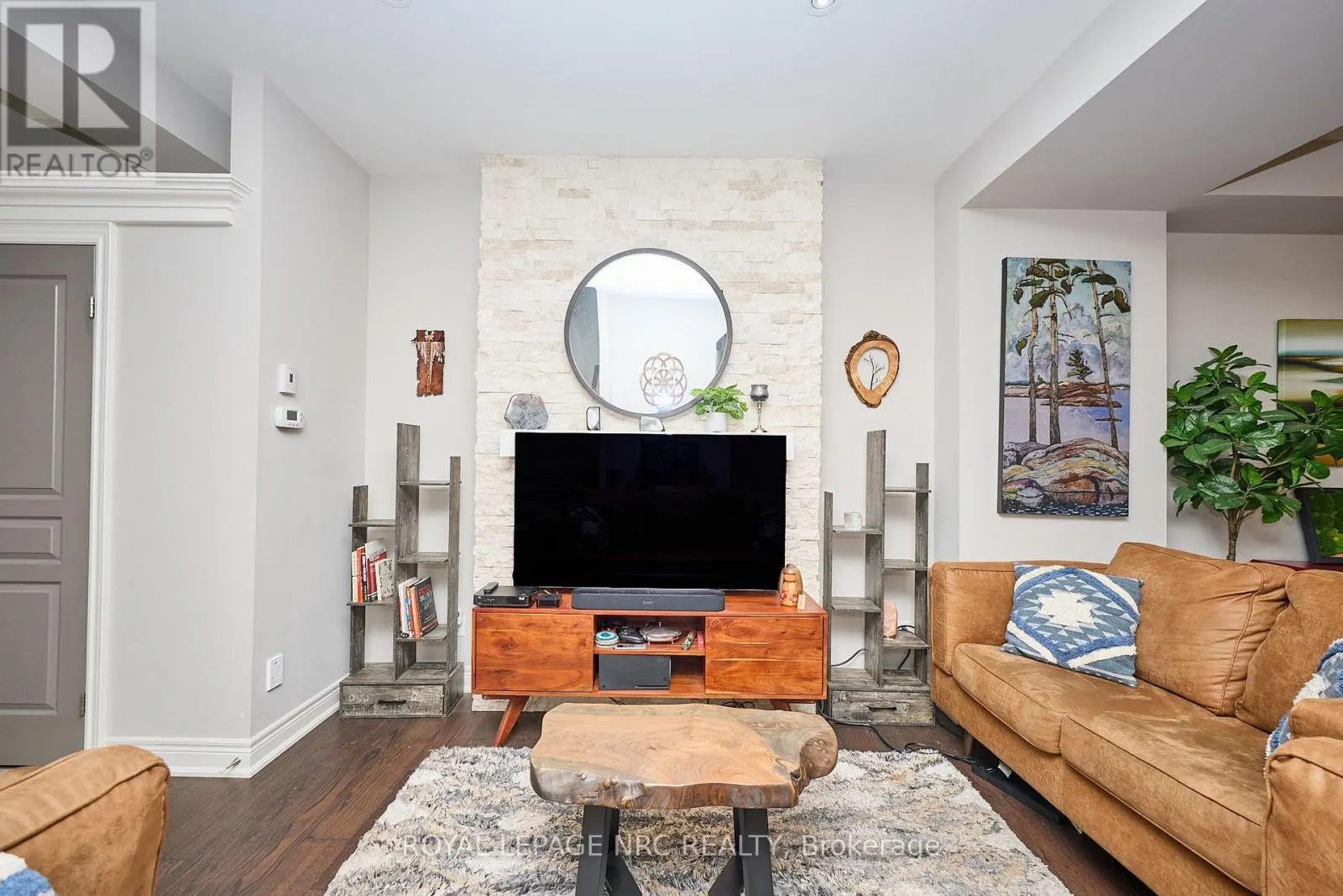 5 - 608 SIMCOE STREET #5