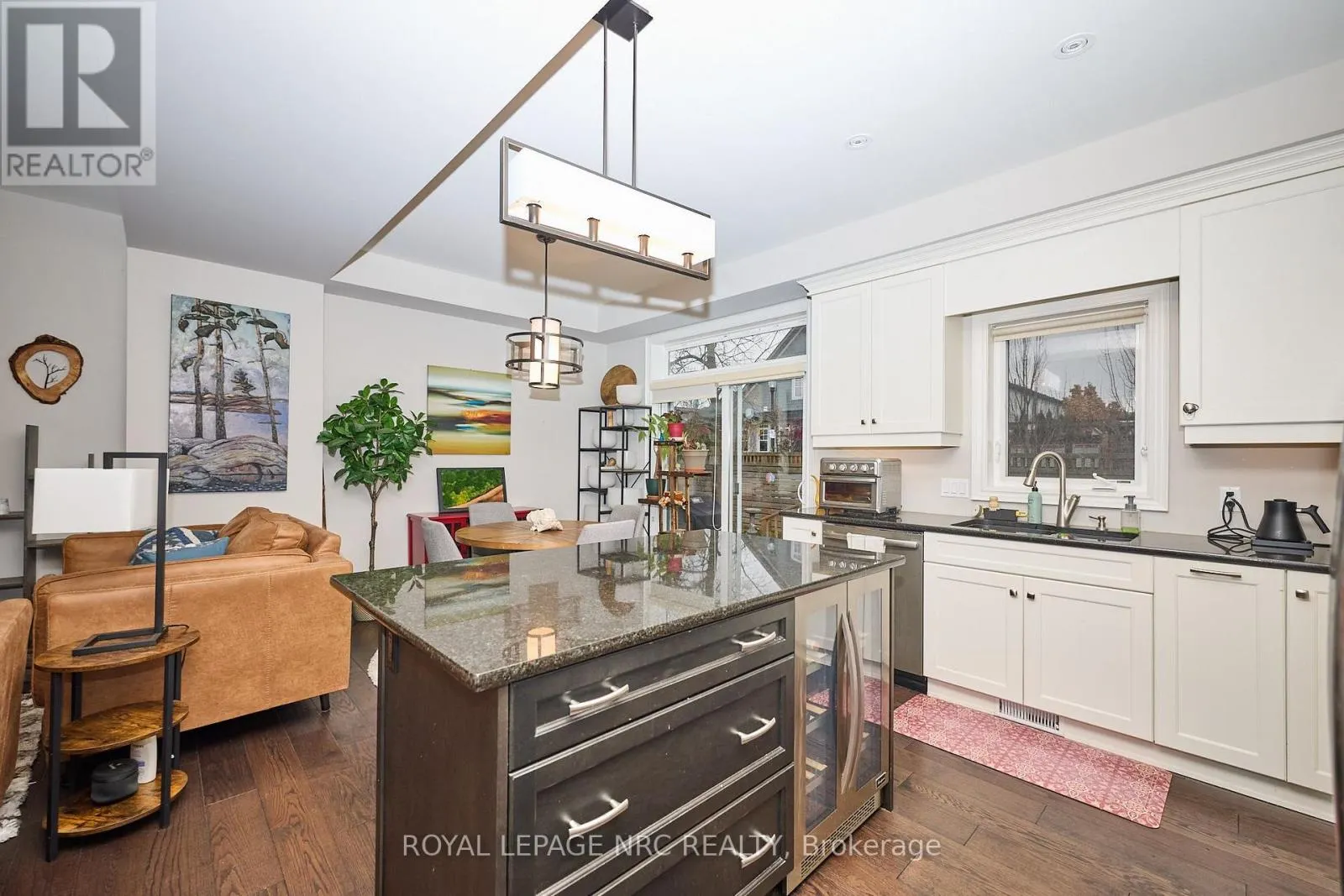 5 - 608 SIMCOE STREET #5