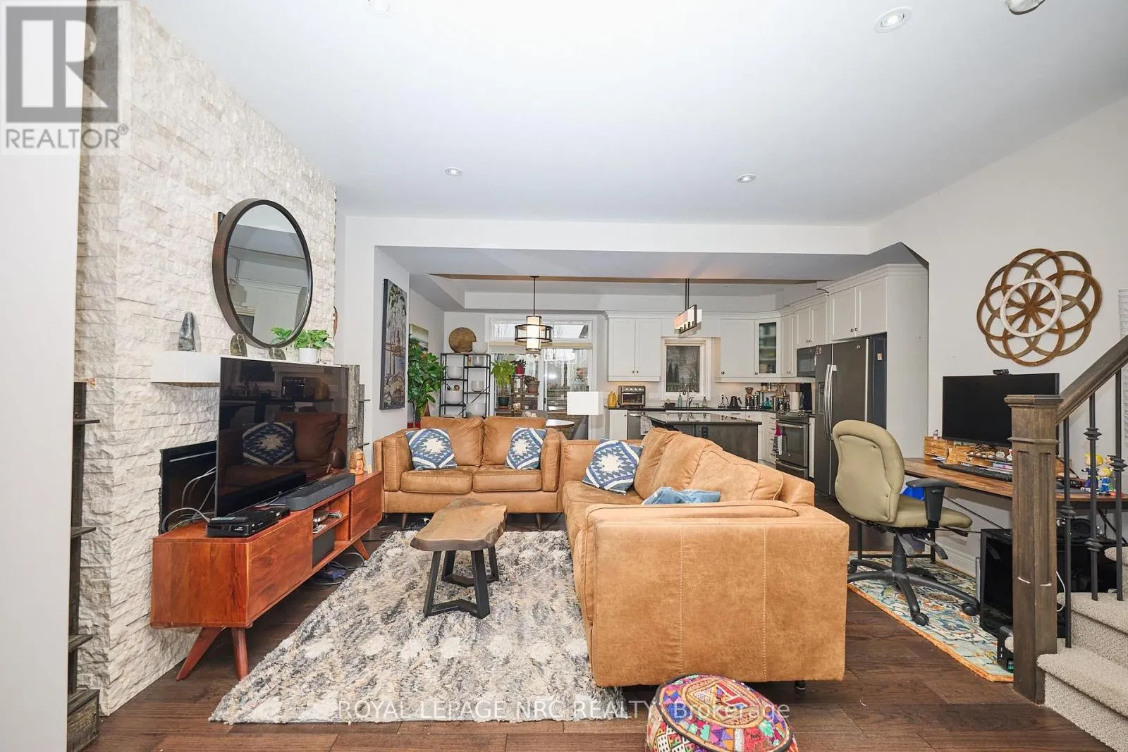 5 - 608 SIMCOE STREET #5