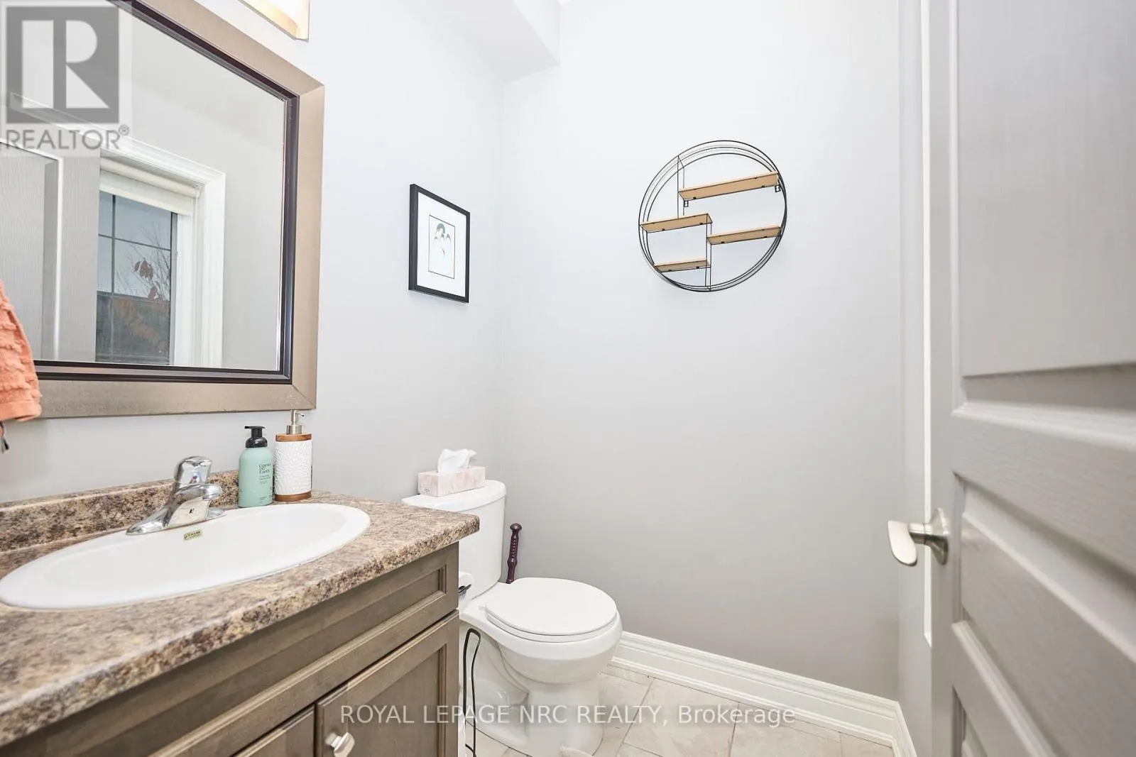 5 - 608 SIMCOE STREET #5
