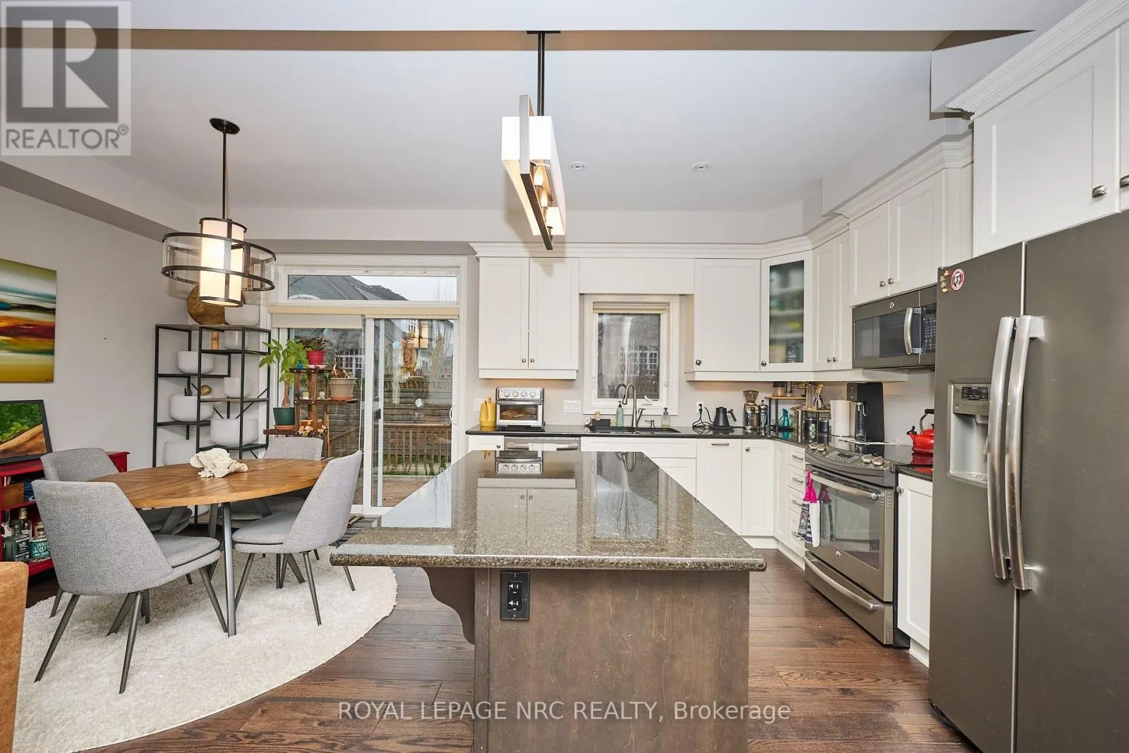 5 - 608 SIMCOE STREET #5