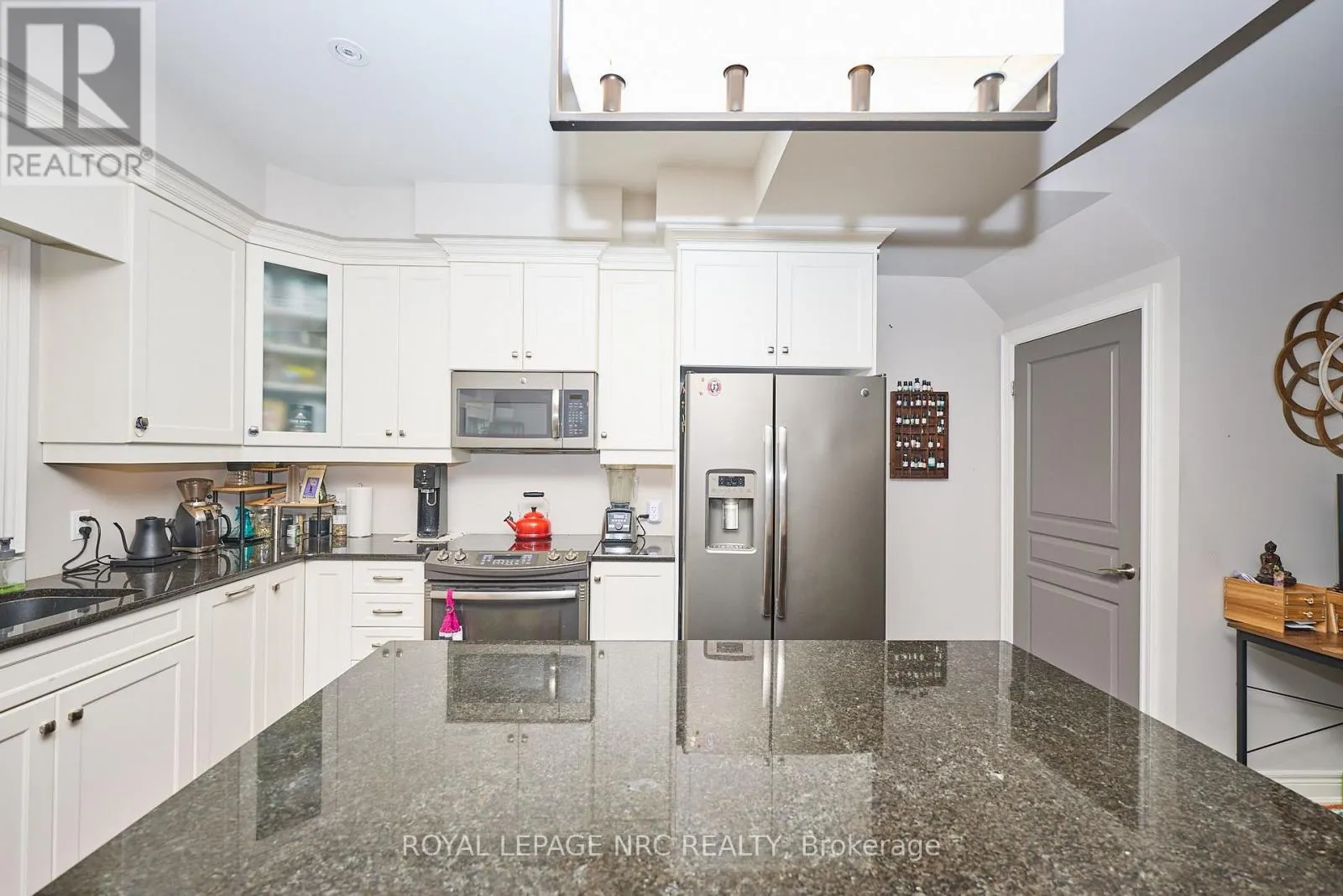 5 - 608 SIMCOE STREET #5