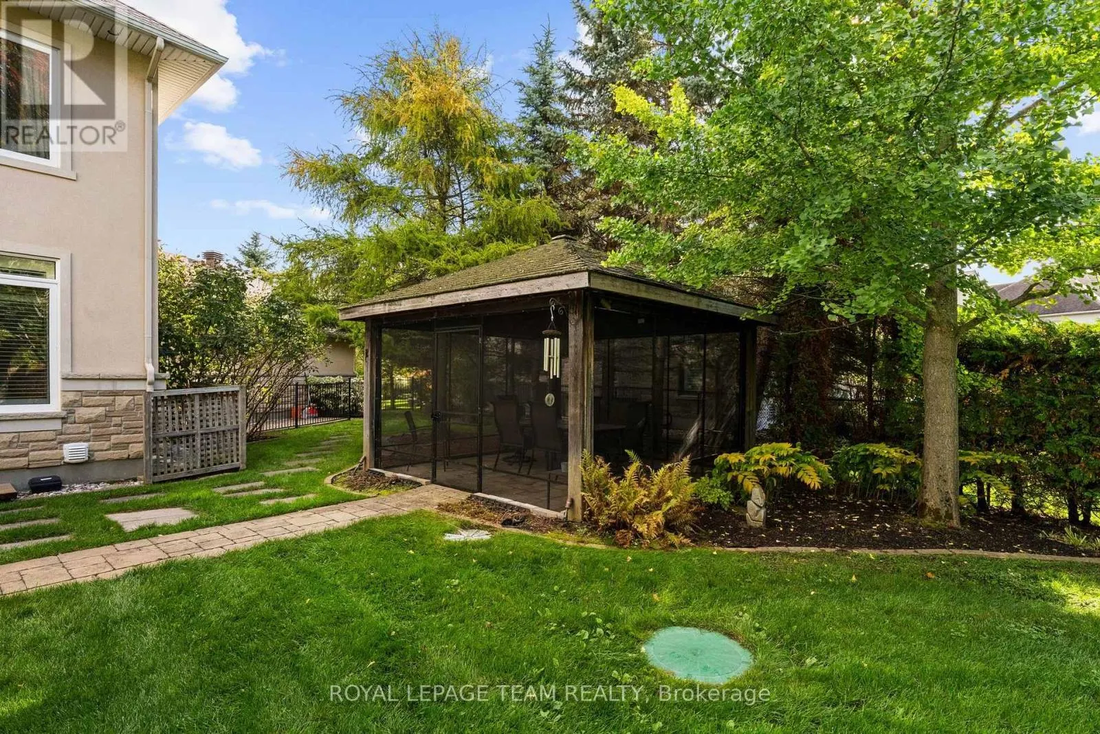 418 LOCKMASTER CRESCENT