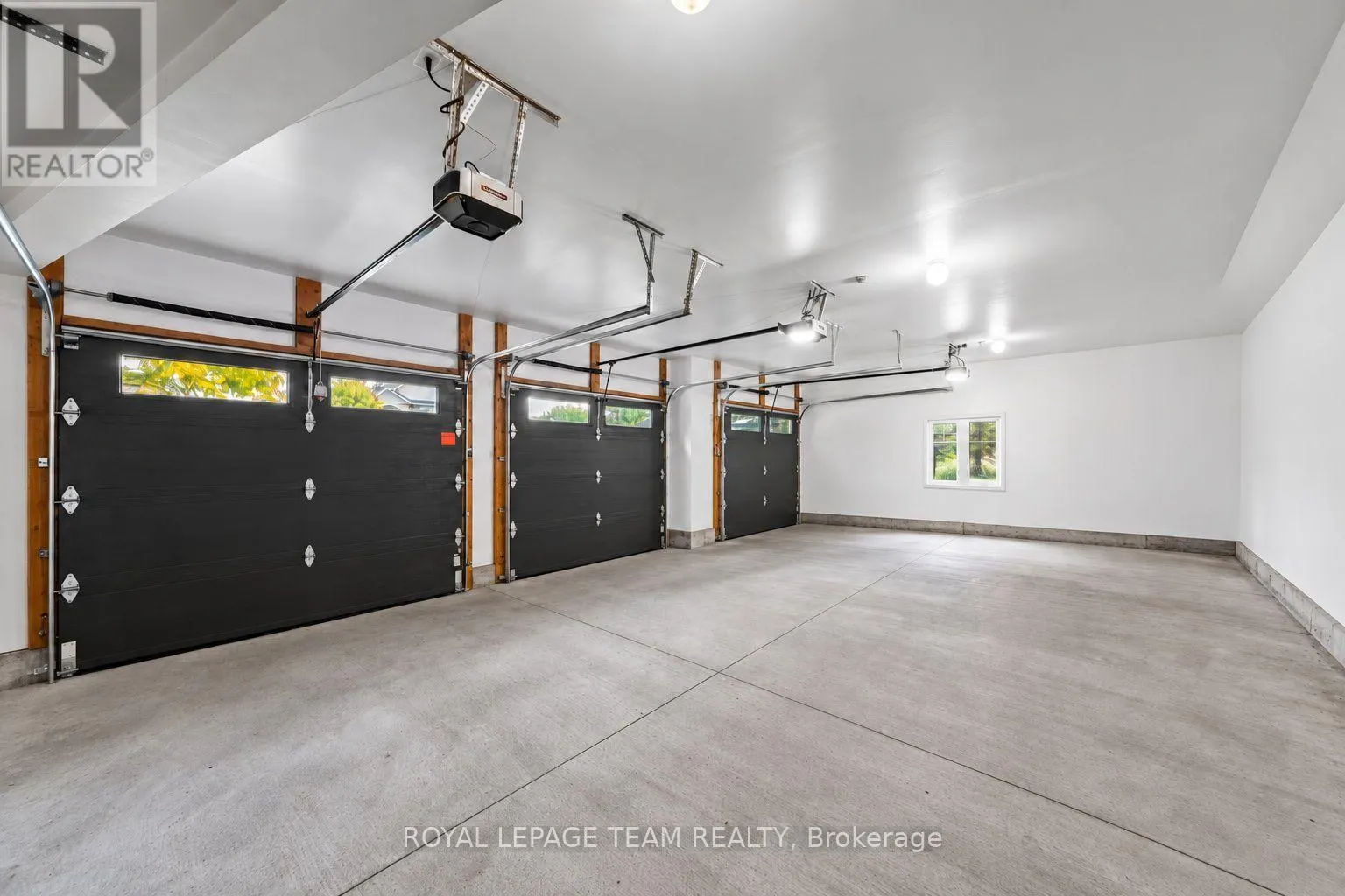 418 LOCKMASTER CRESCENT