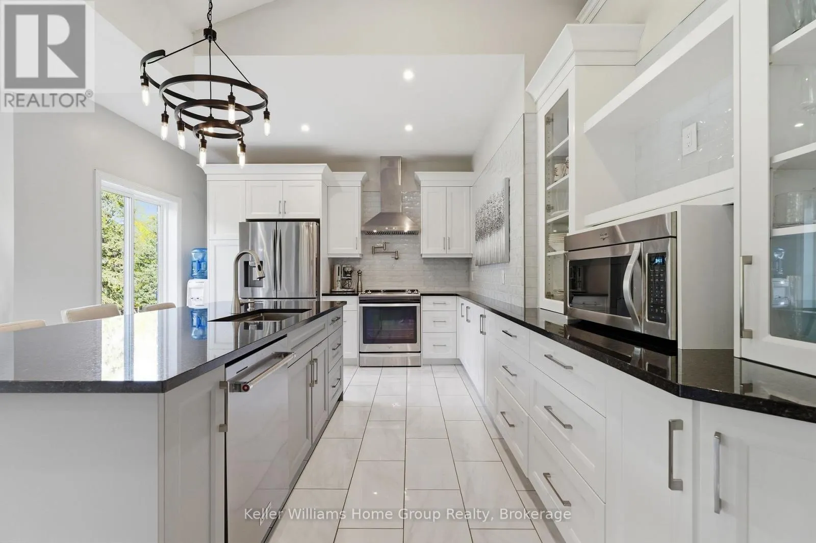 1194 HUNT CLUB ROAD