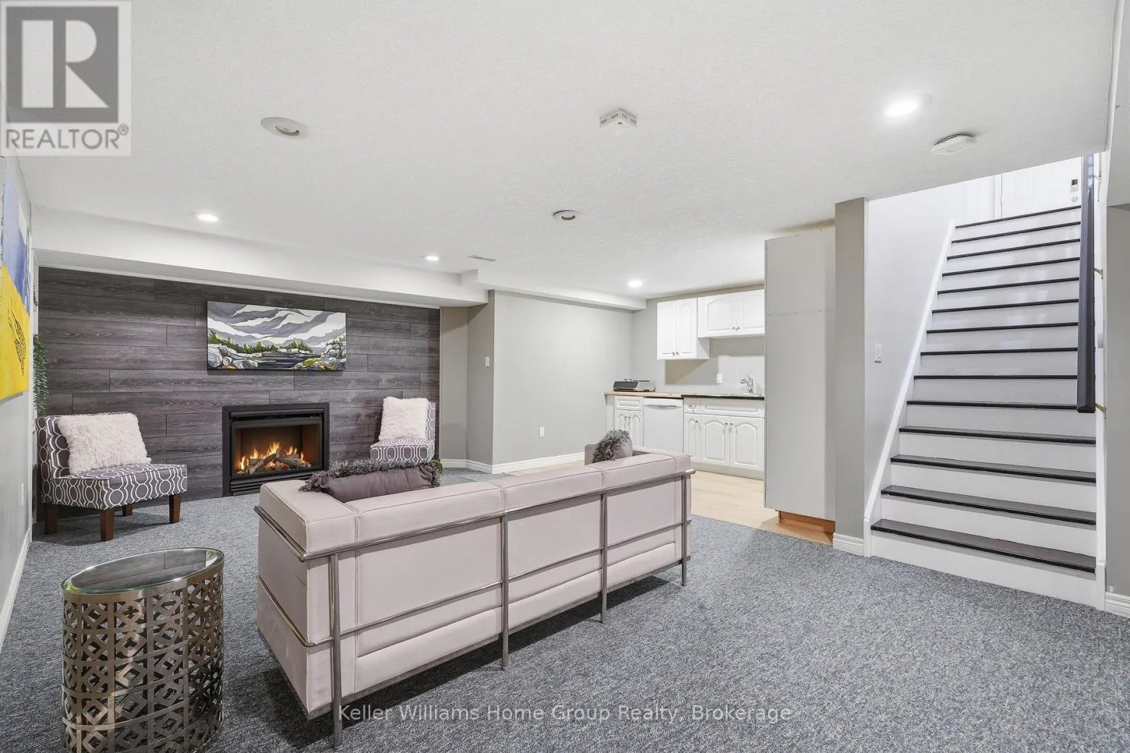 1194 HUNT CLUB ROAD