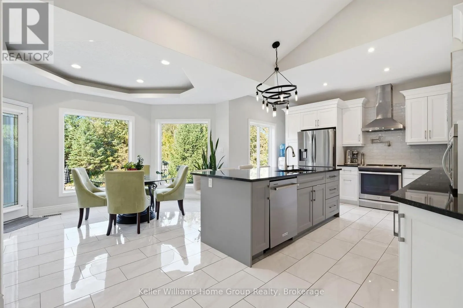 1194 HUNT CLUB ROAD