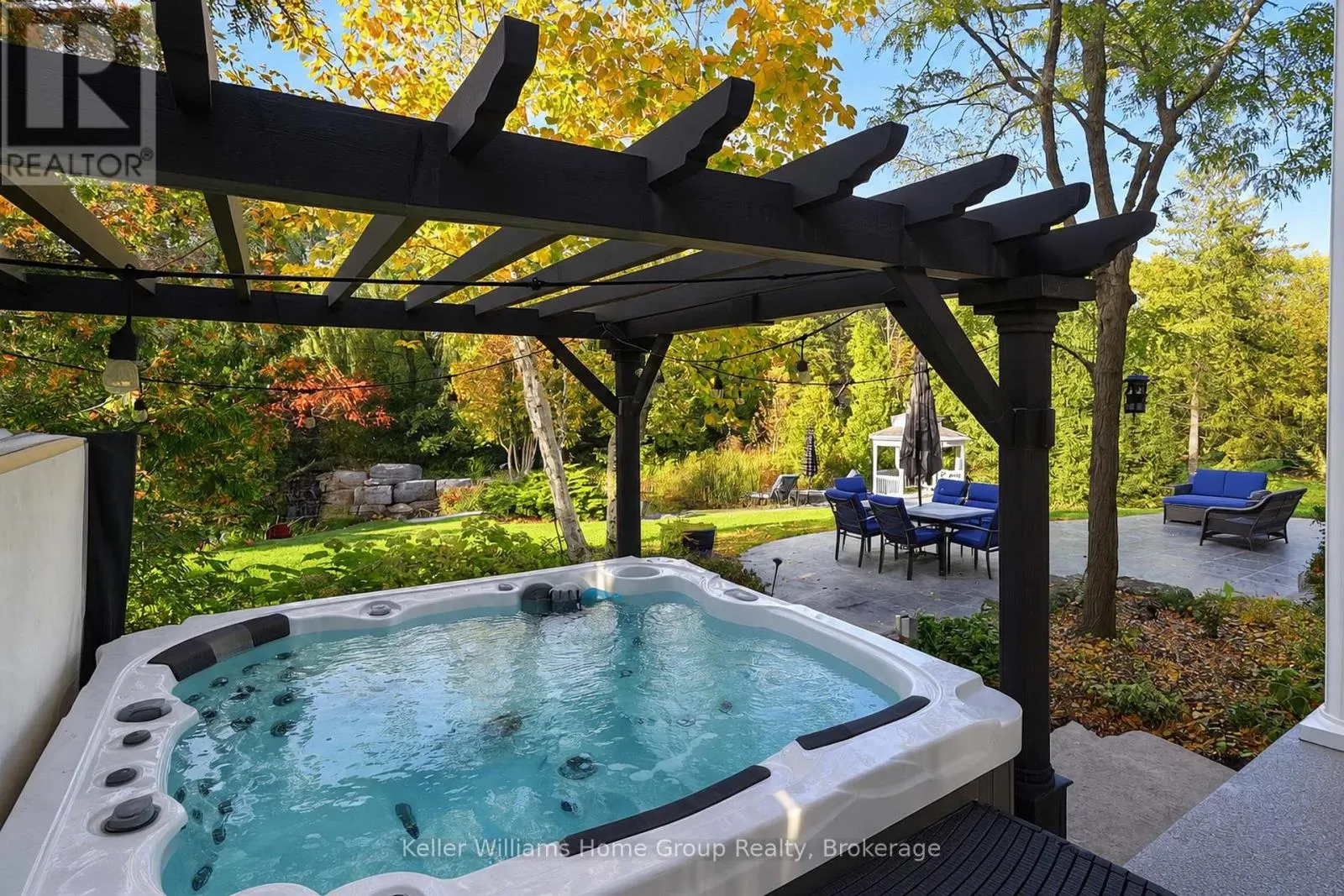 1194 HUNT CLUB ROAD