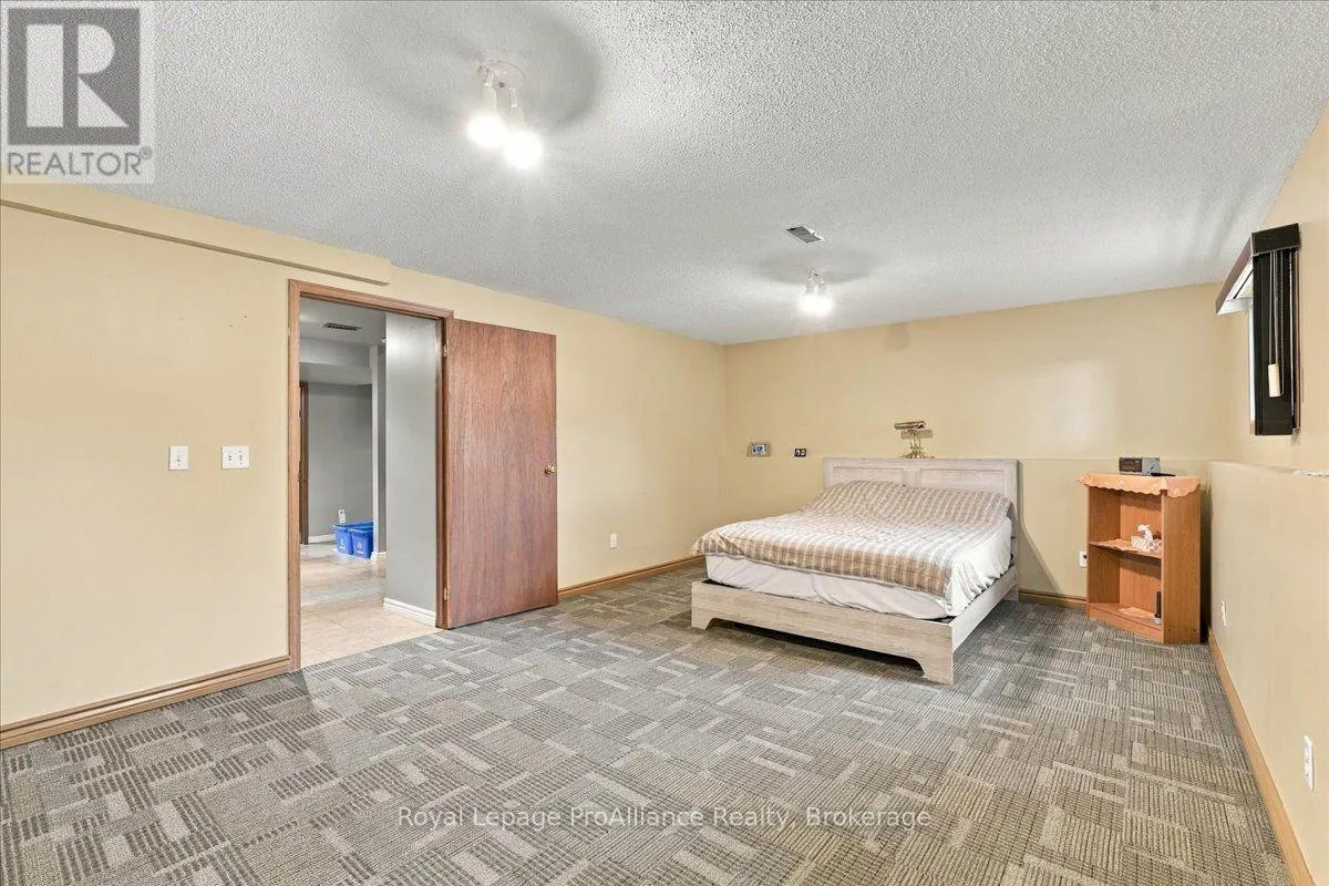 4 BOGART CRESCENT