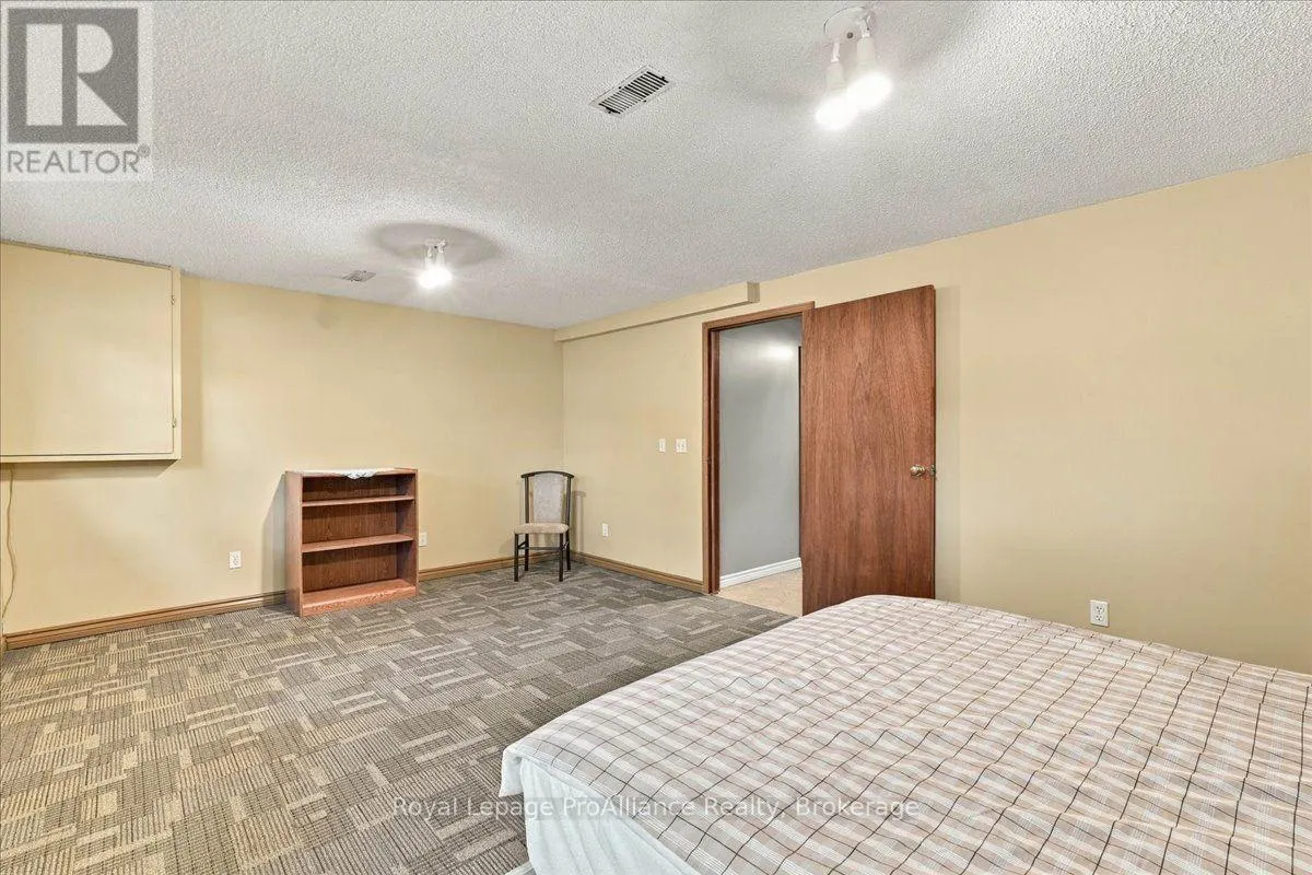 4 BOGART CRESCENT