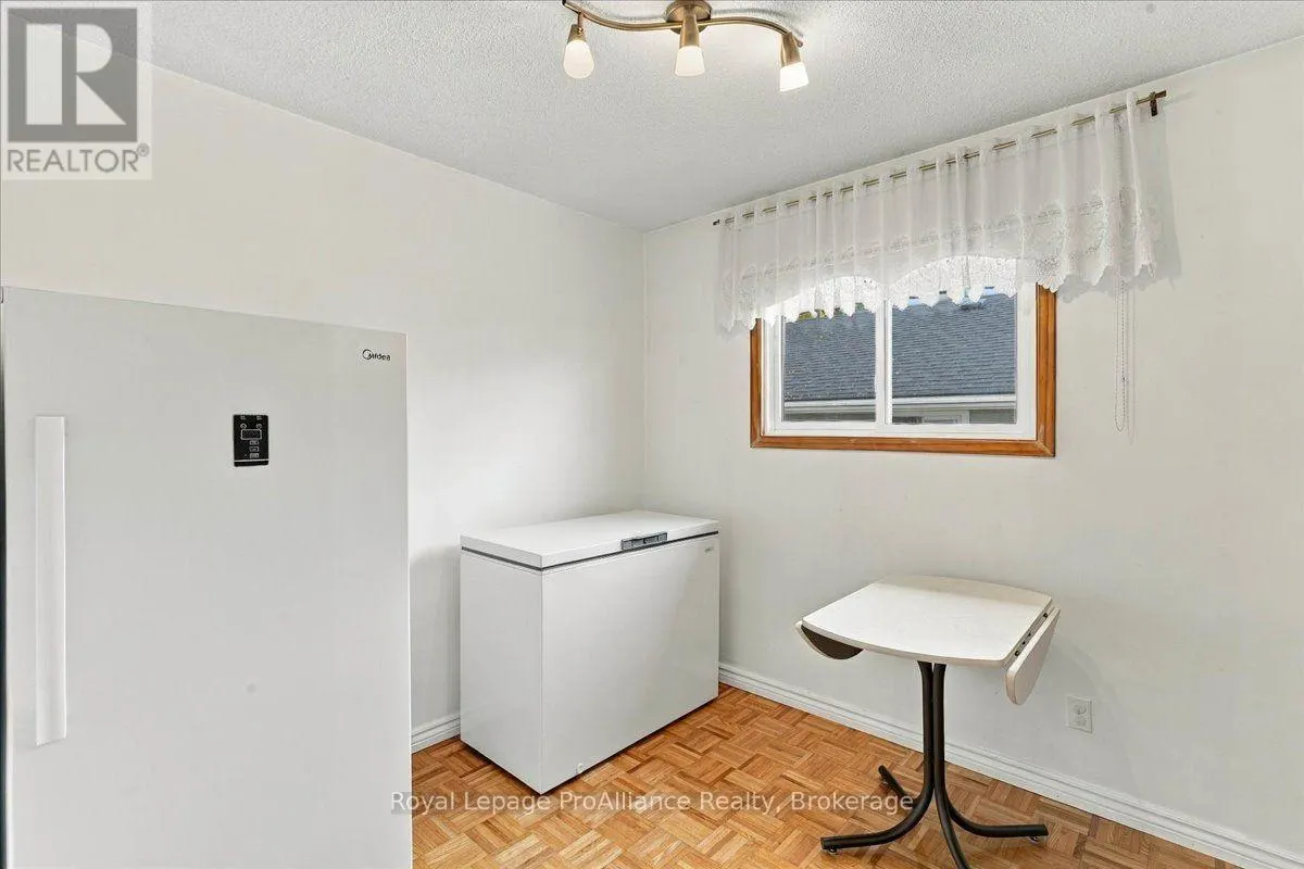 4 BOGART CRESCENT