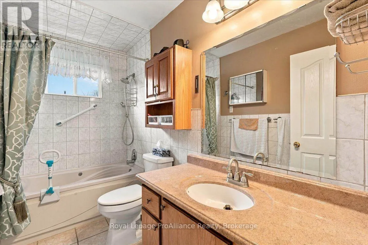 4 BOGART CRESCENT