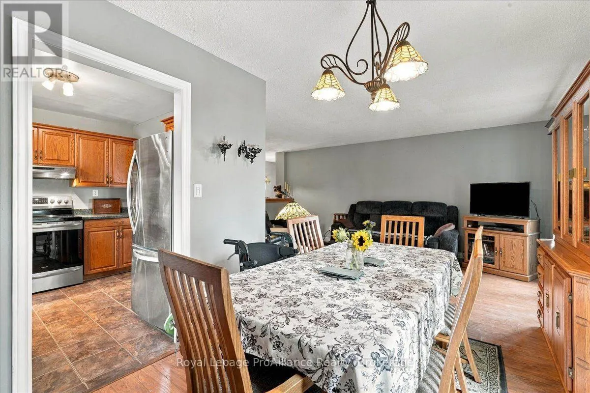 4 BOGART CRESCENT