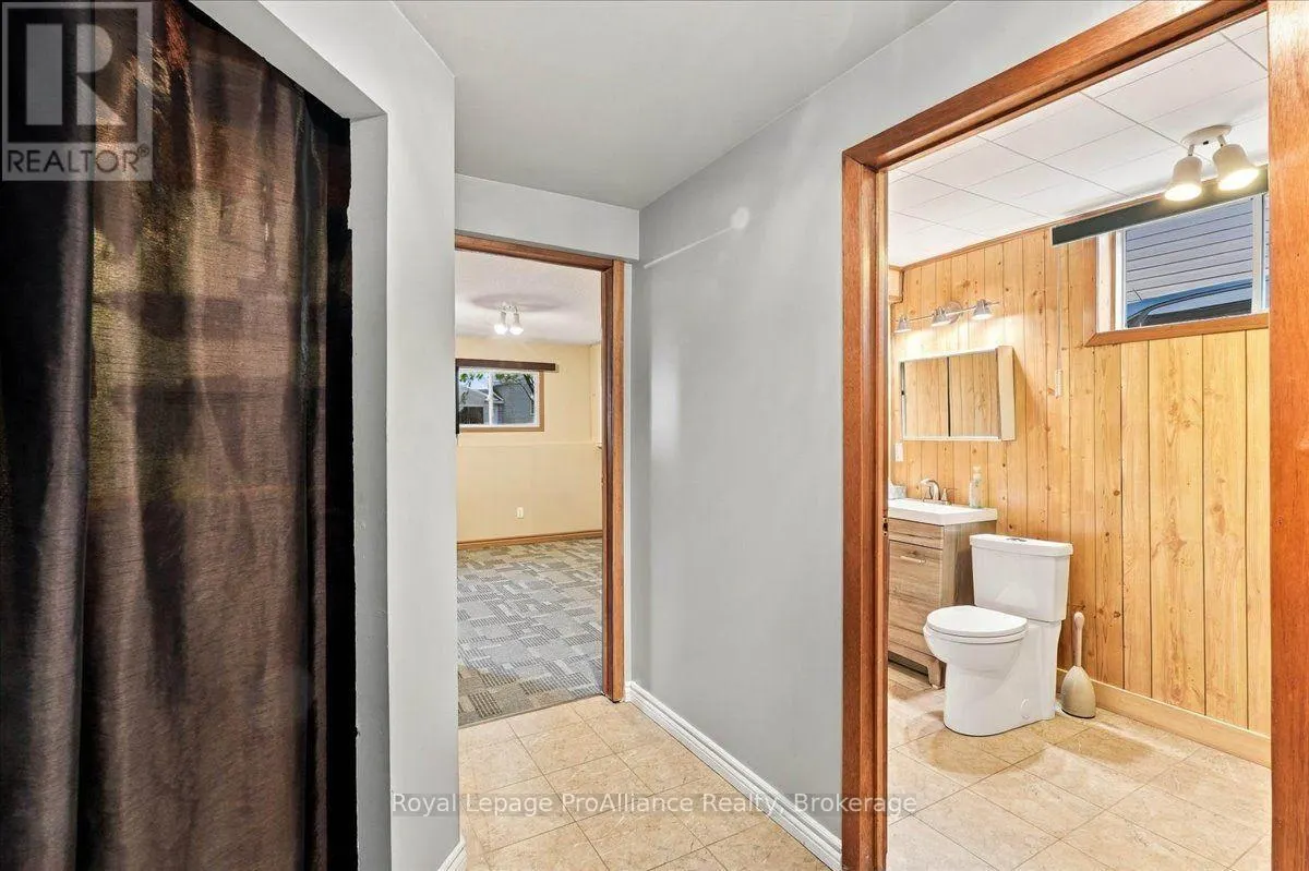 4 BOGART CRESCENT