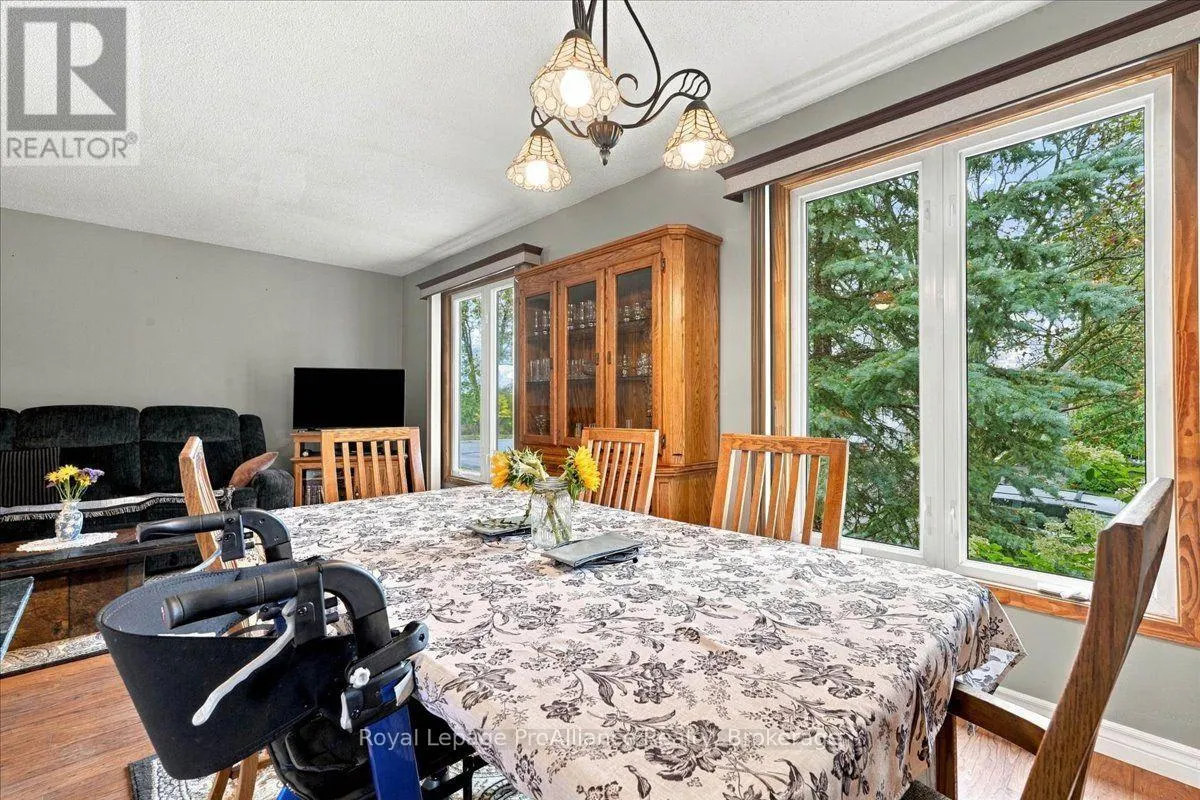4 BOGART CRESCENT