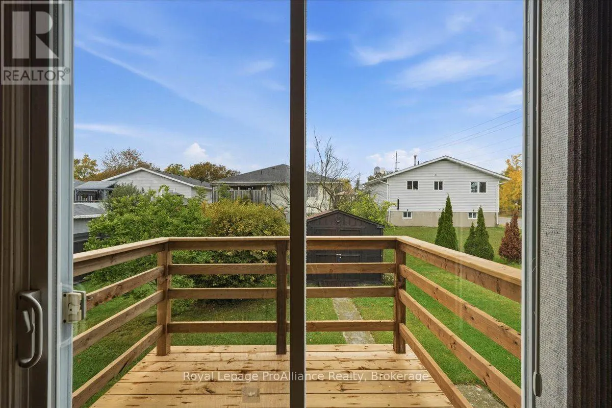 4 BOGART CRESCENT