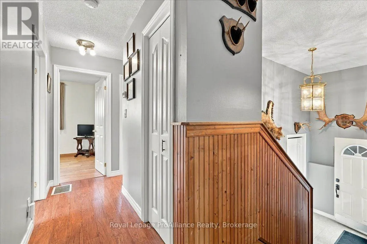 4 BOGART CRESCENT
