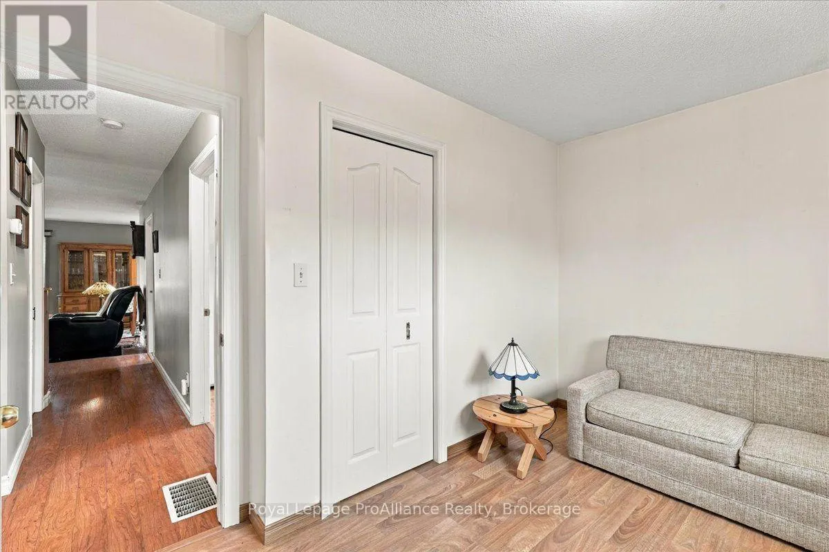 4 BOGART CRESCENT