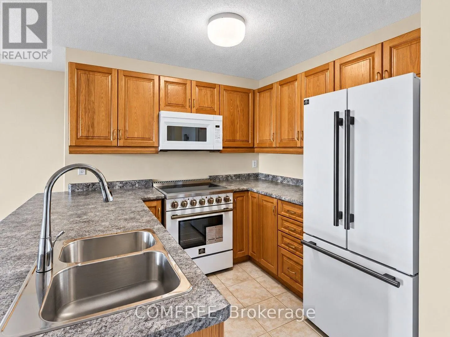 409 - 3000 SANDWICH STREET