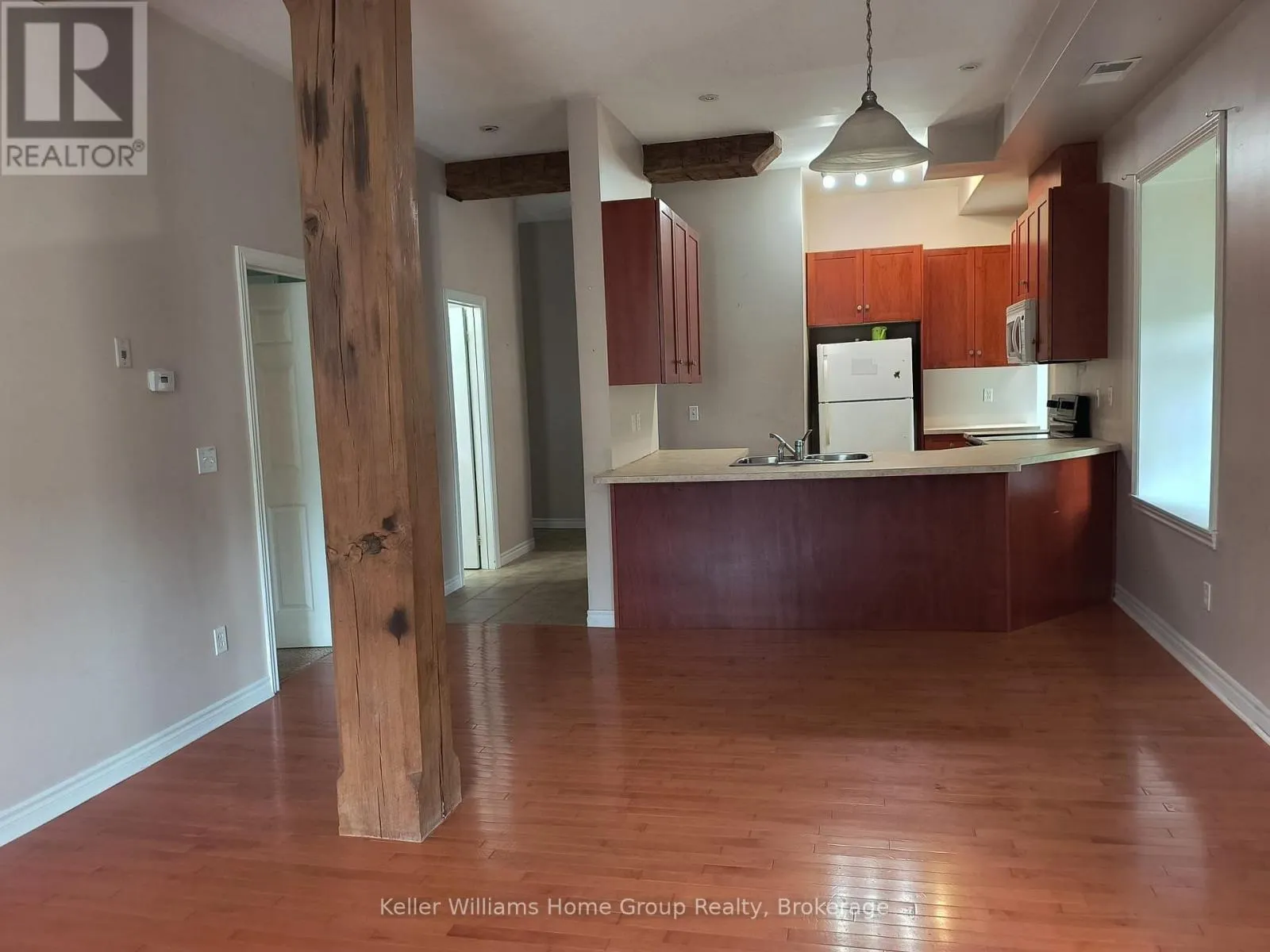 102 - 470 ST ANDREW STREET E #102