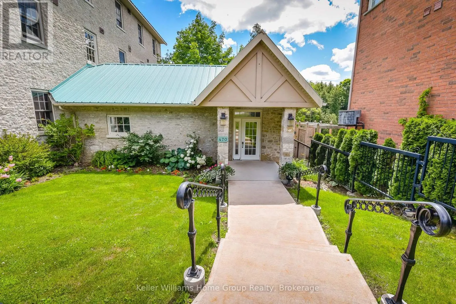 102 - 470 ST ANDREW STREET E #102
