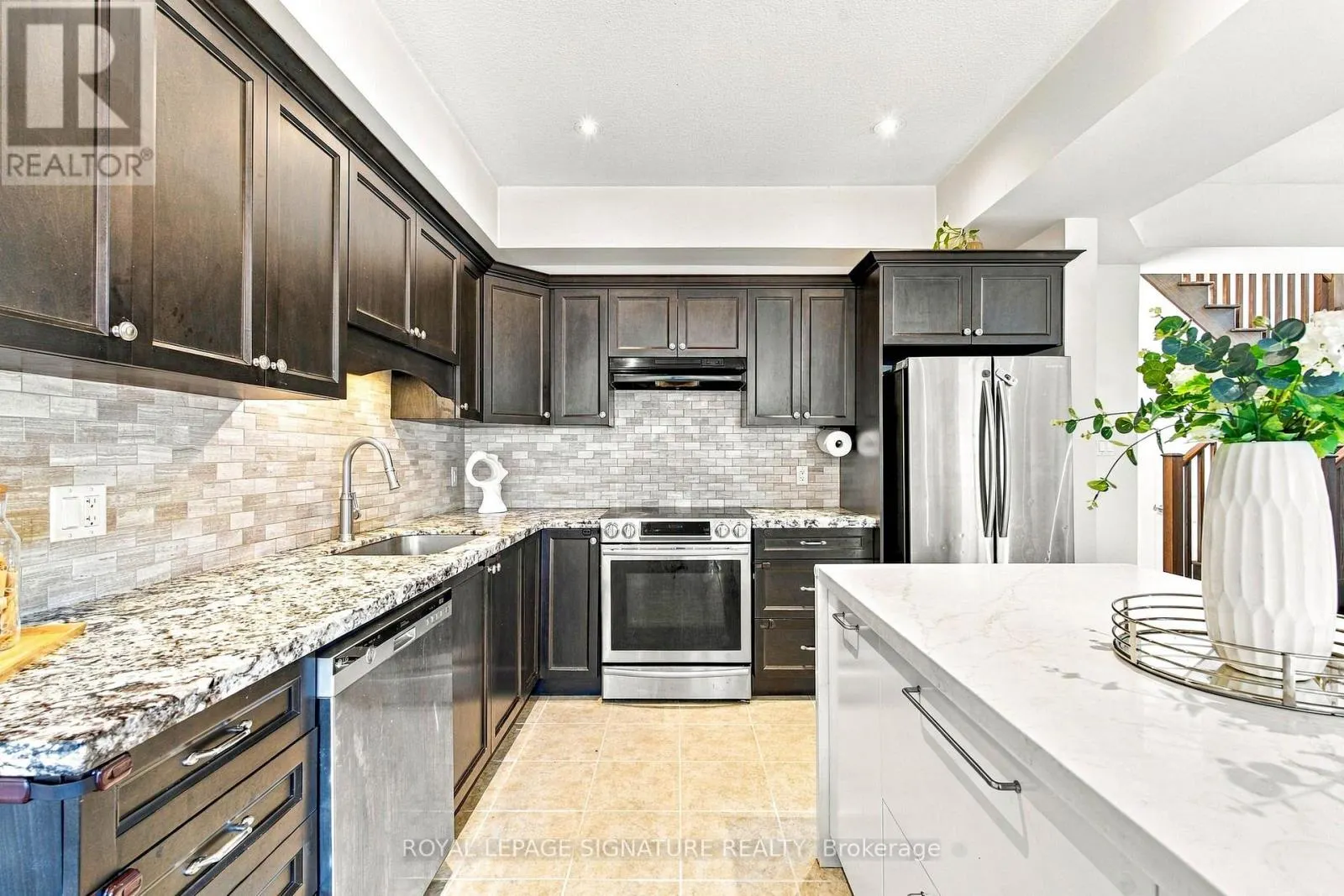 17 LAGOON AVENUE