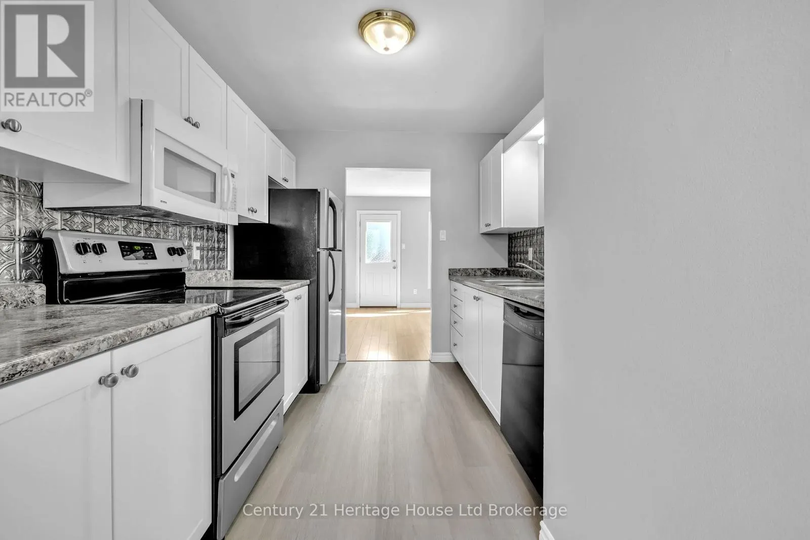 2 - 1135 NELLIS STREET #2
