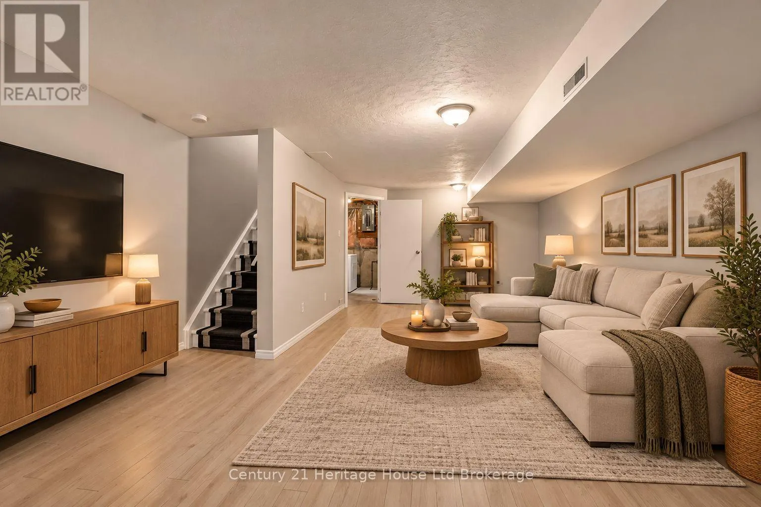 2 - 1135 NELLIS STREET #2