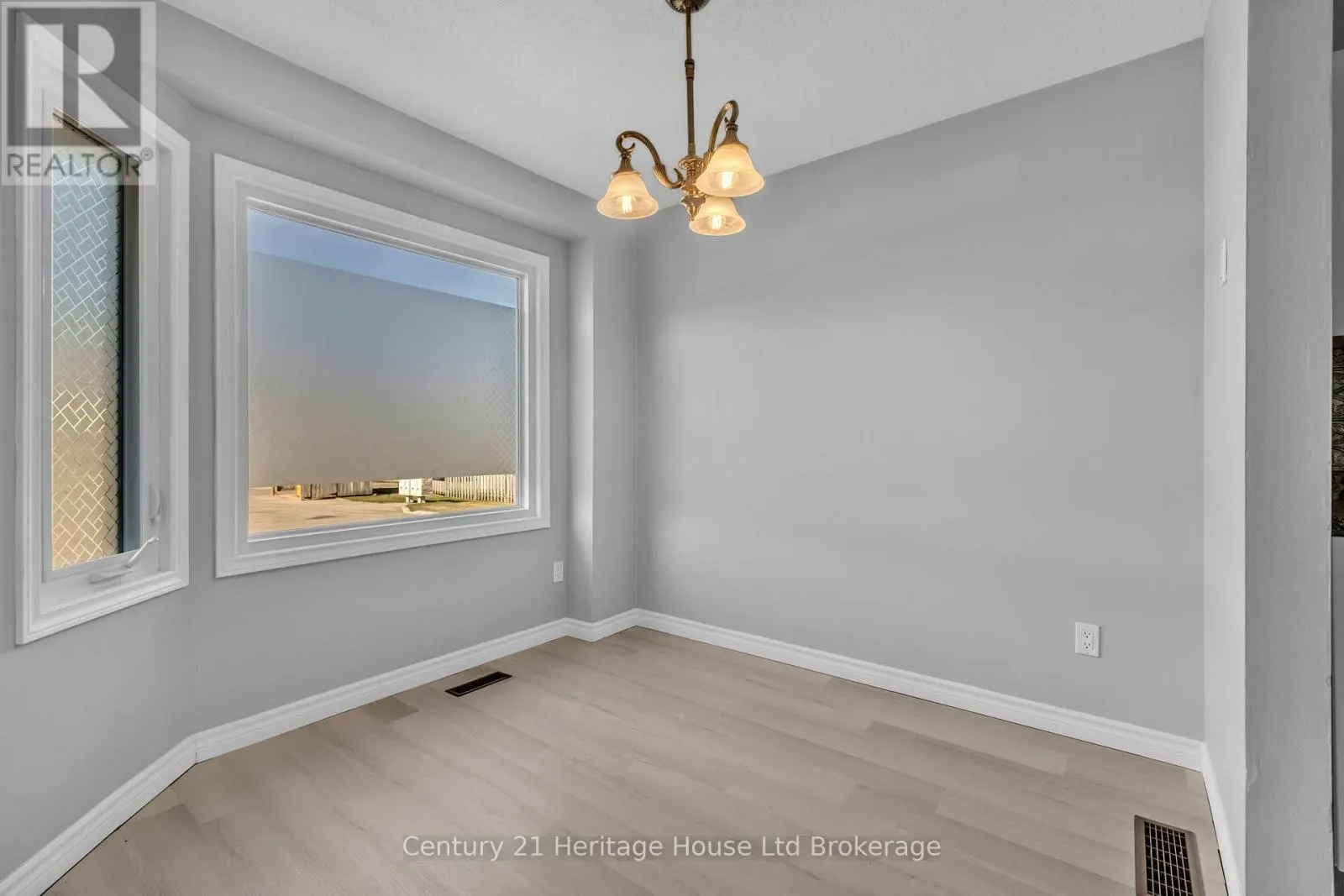 2 - 1135 NELLIS STREET #2