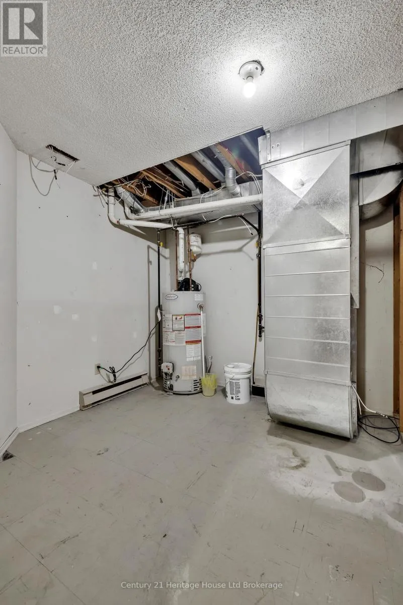 2 - 1135 NELLIS STREET #2