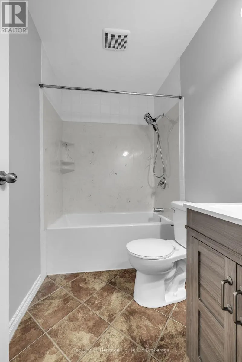 2 - 1135 NELLIS STREET #2