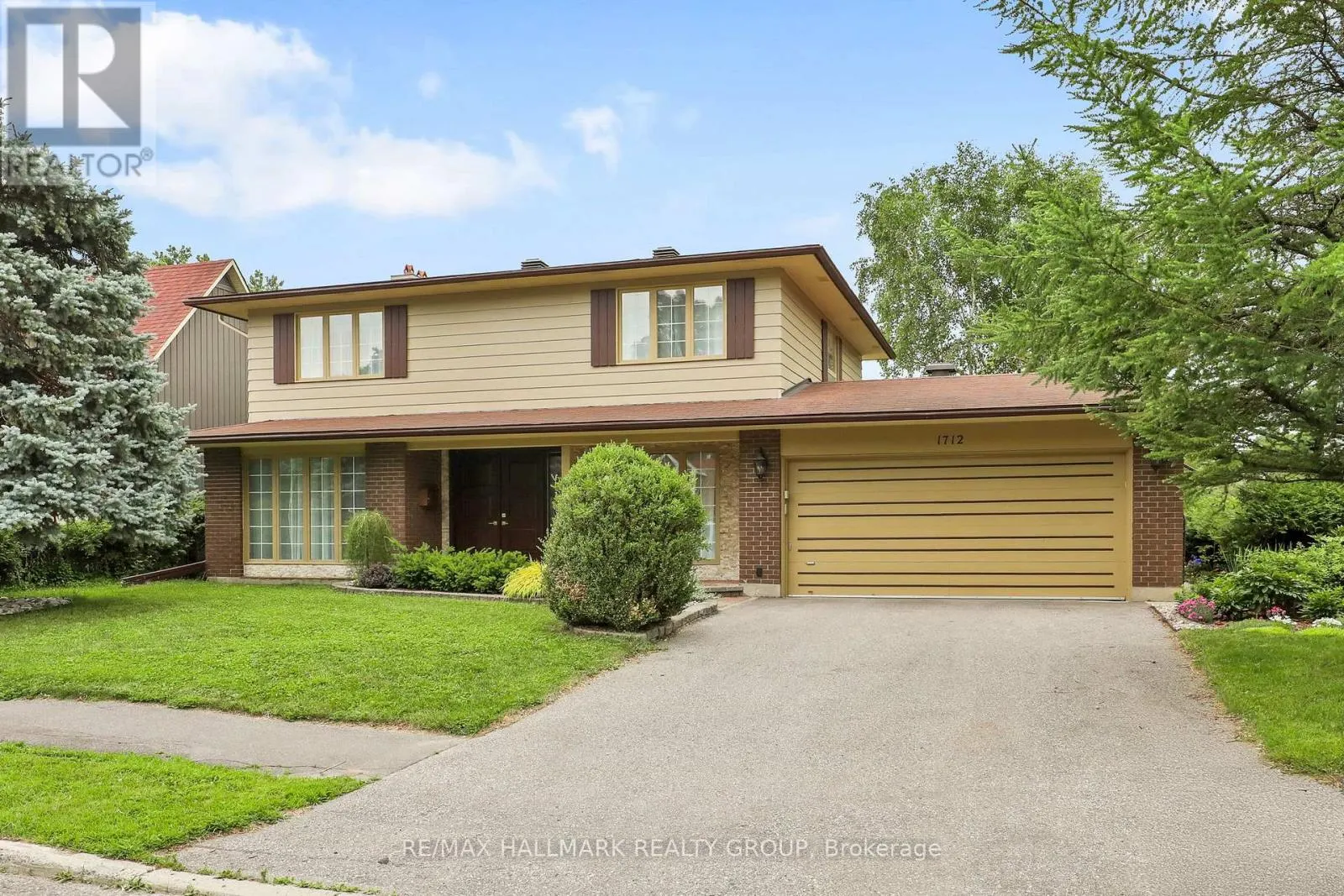 1712 PLAYFAIR DRIVE
