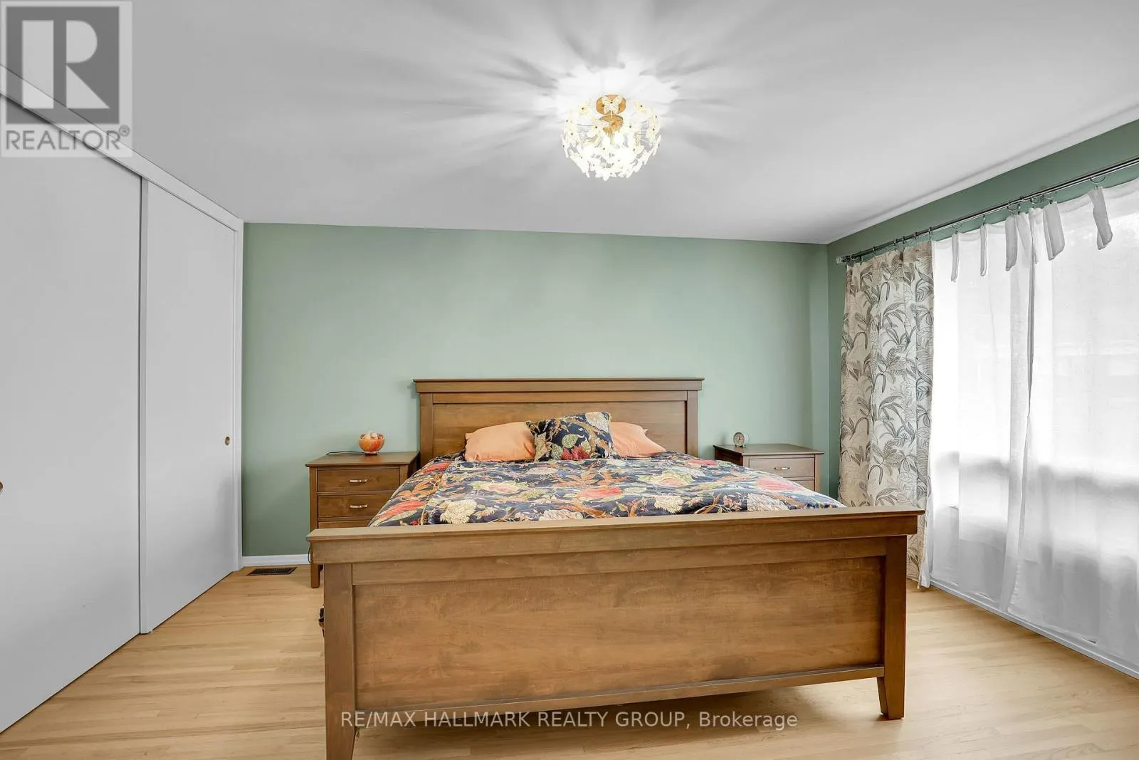 1712 PLAYFAIR DRIVE