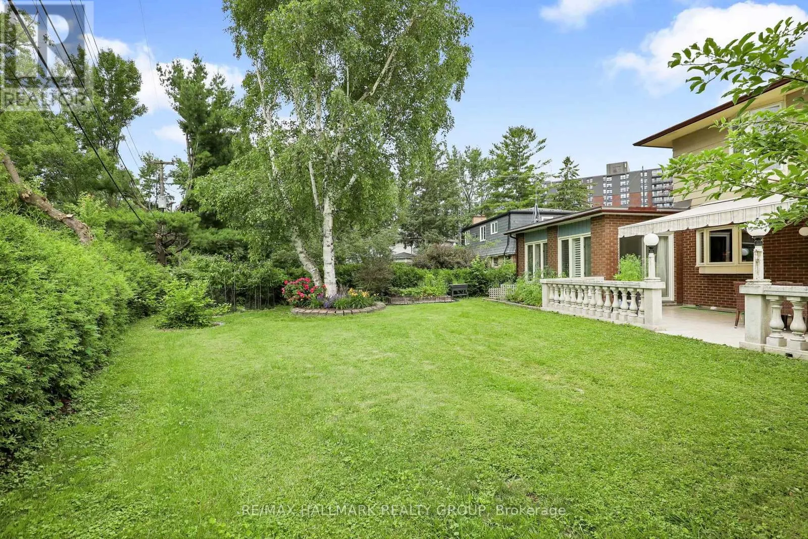 1712 PLAYFAIR DRIVE