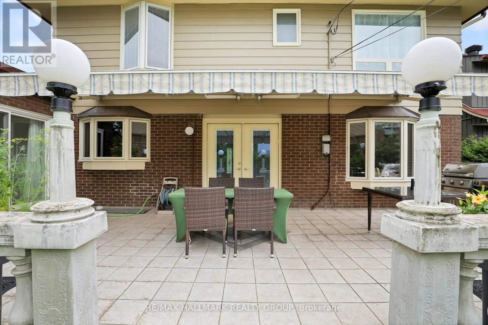 1712 PLAYFAIR DRIVE