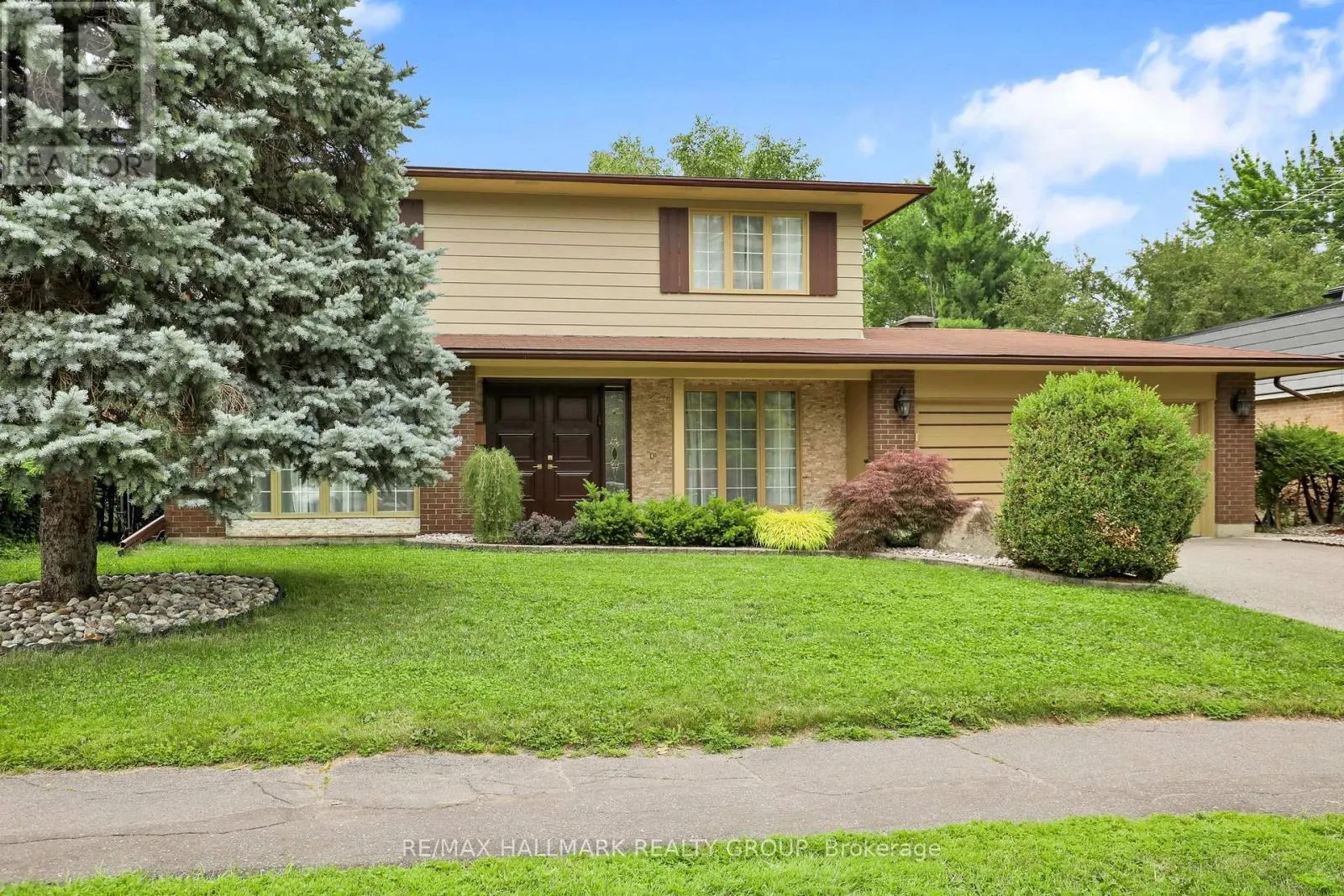 1712 PLAYFAIR DRIVE