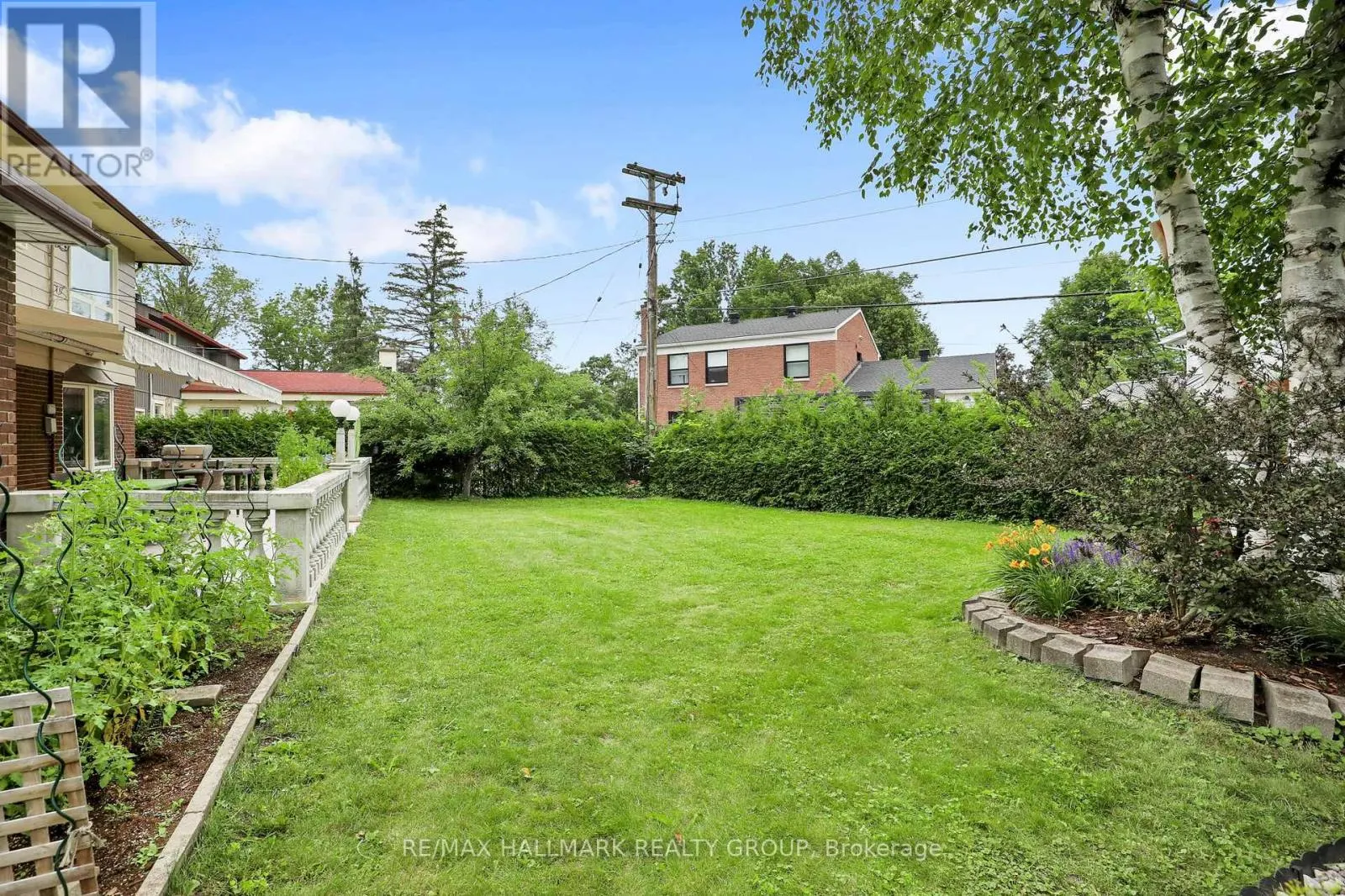 1712 PLAYFAIR DRIVE