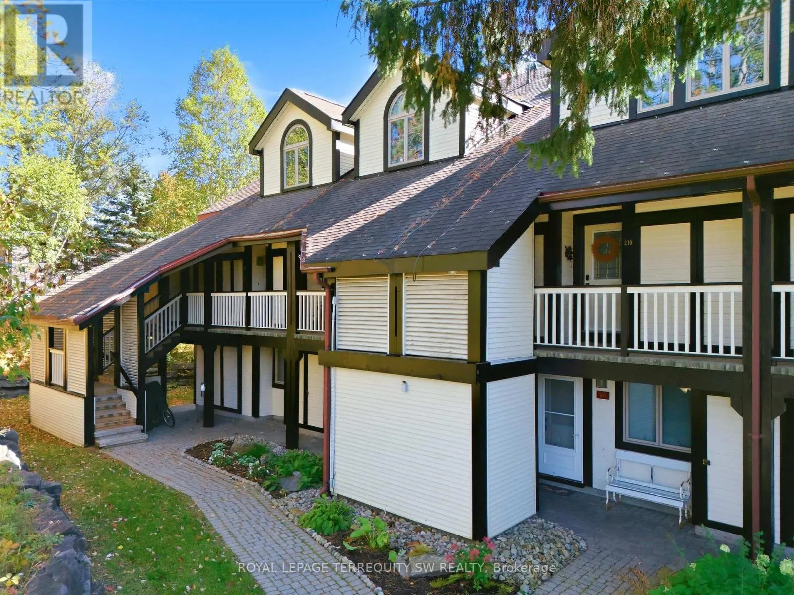 210 - 10 COVESIDE DRIVE