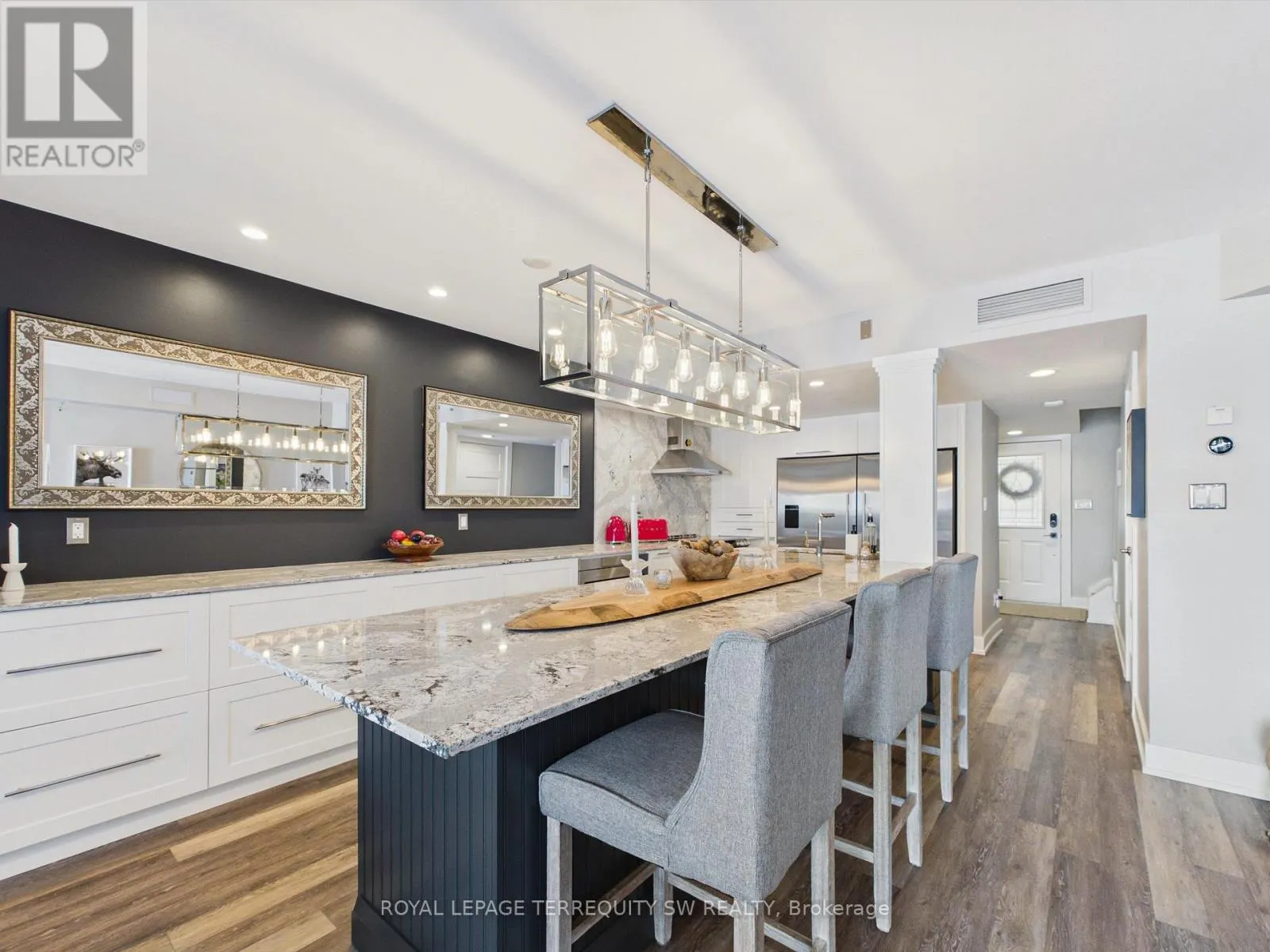 210 - 10 COVESIDE DRIVE