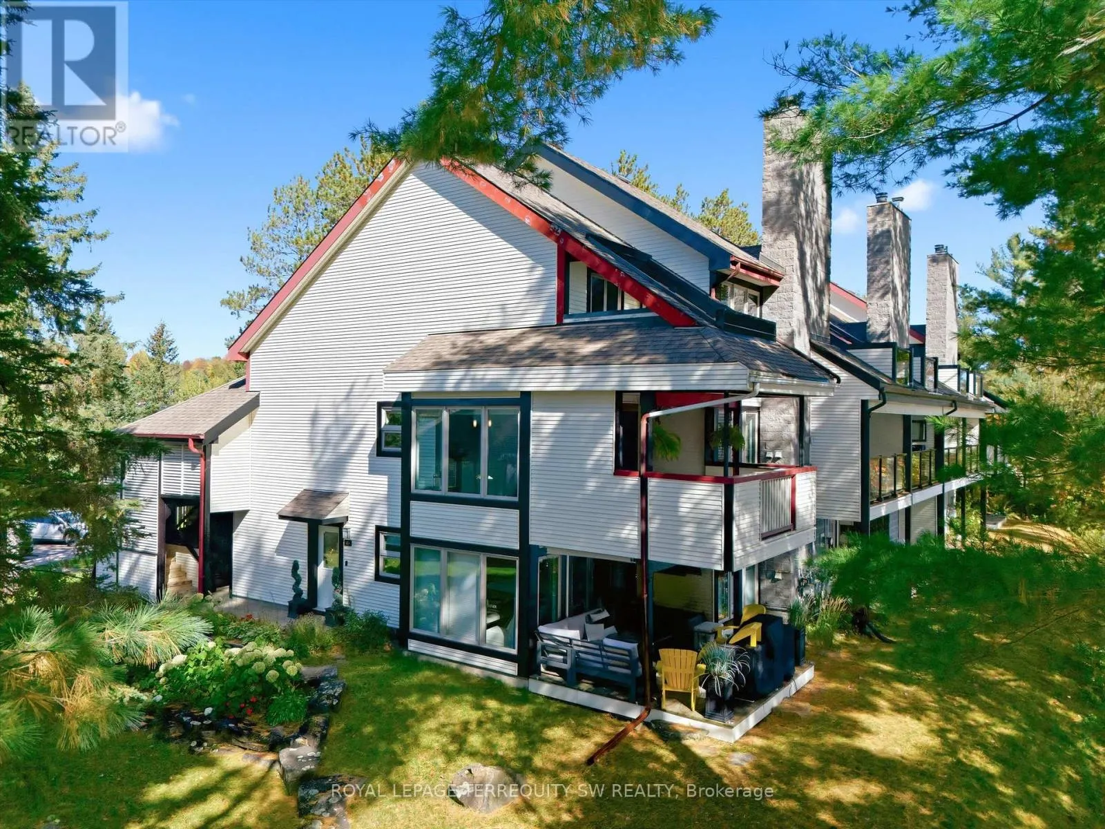 210 - 10 COVESIDE DRIVE