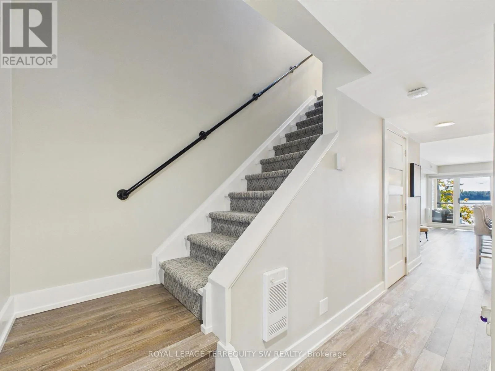 210 - 10 COVESIDE DRIVE