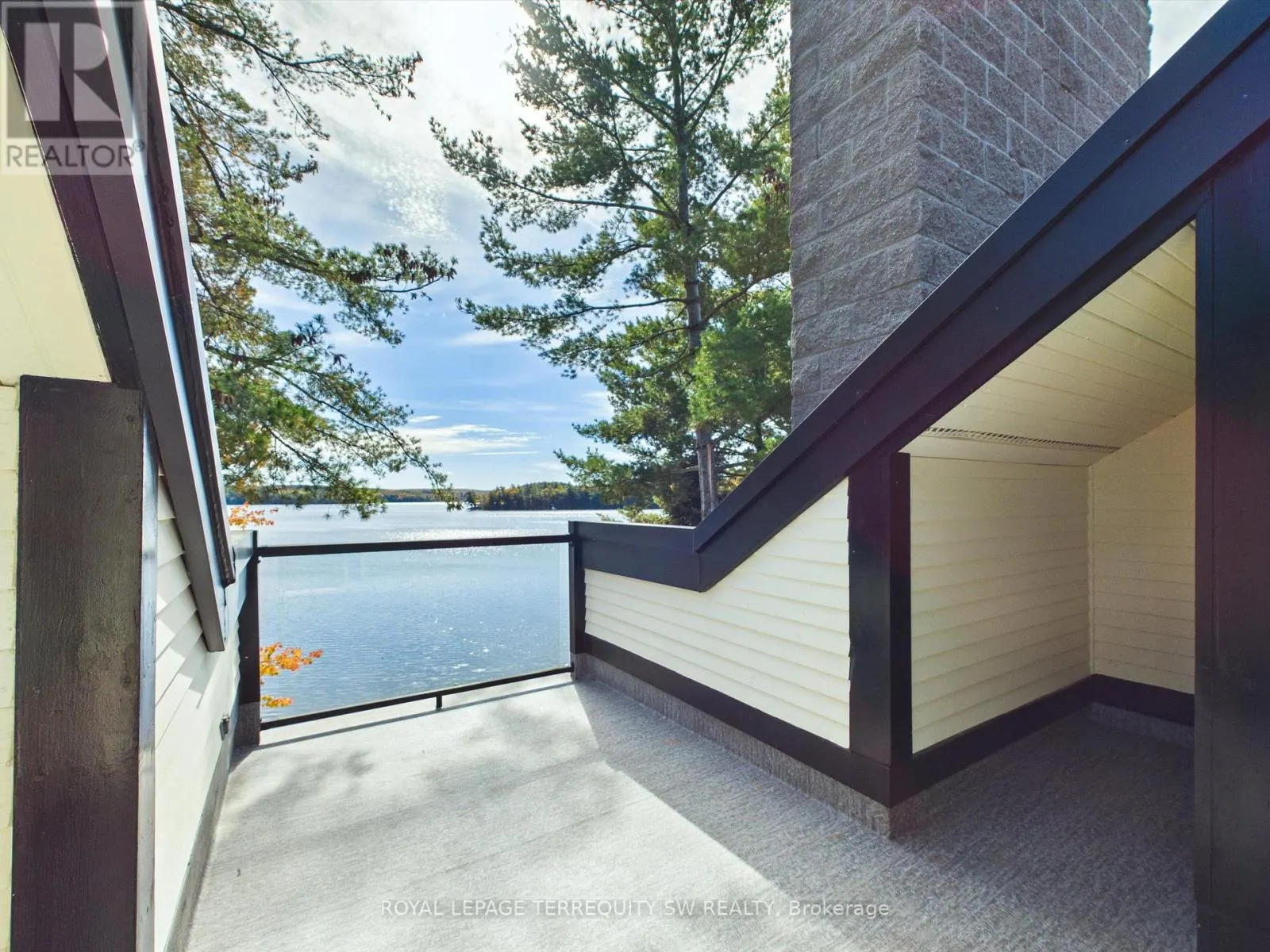 210 - 10 COVESIDE DRIVE