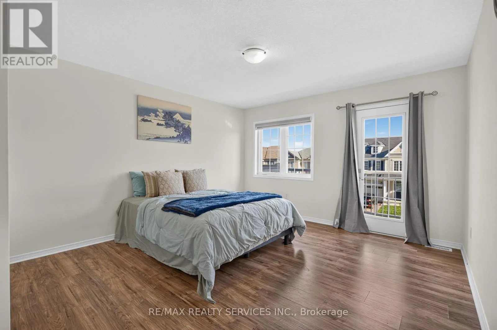 10 MUNRO CIRCLE