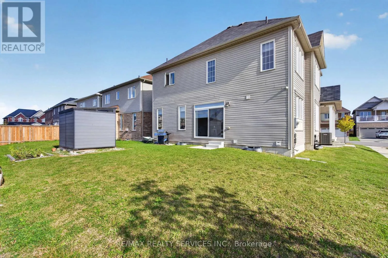 10 MUNRO CIRCLE