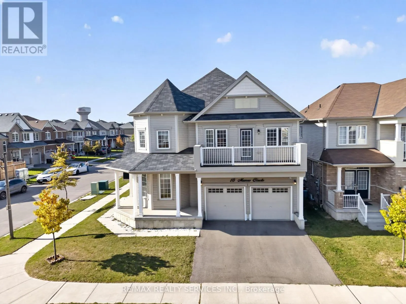 10 MUNRO CIRCLE