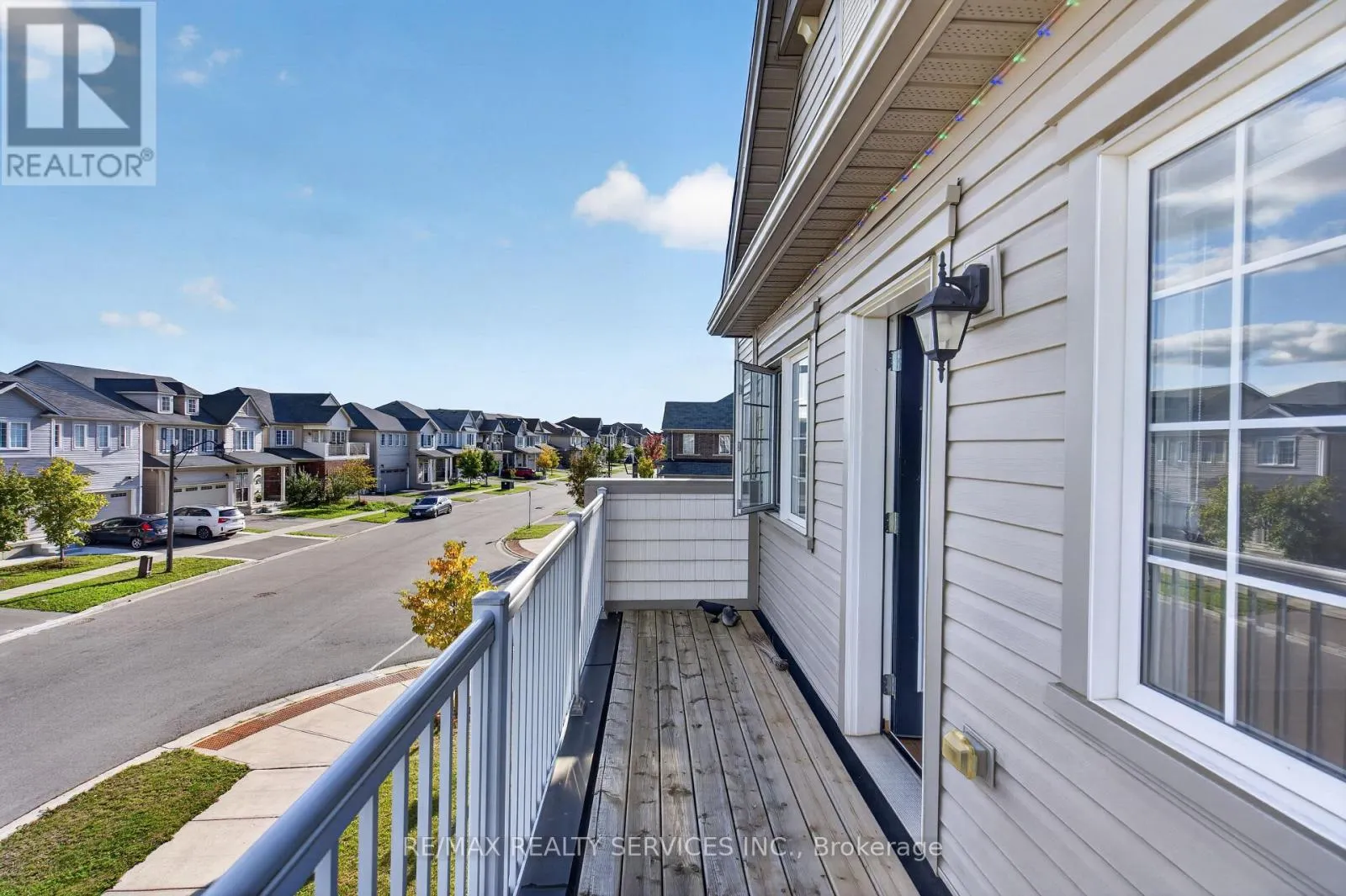 10 MUNRO CIRCLE
