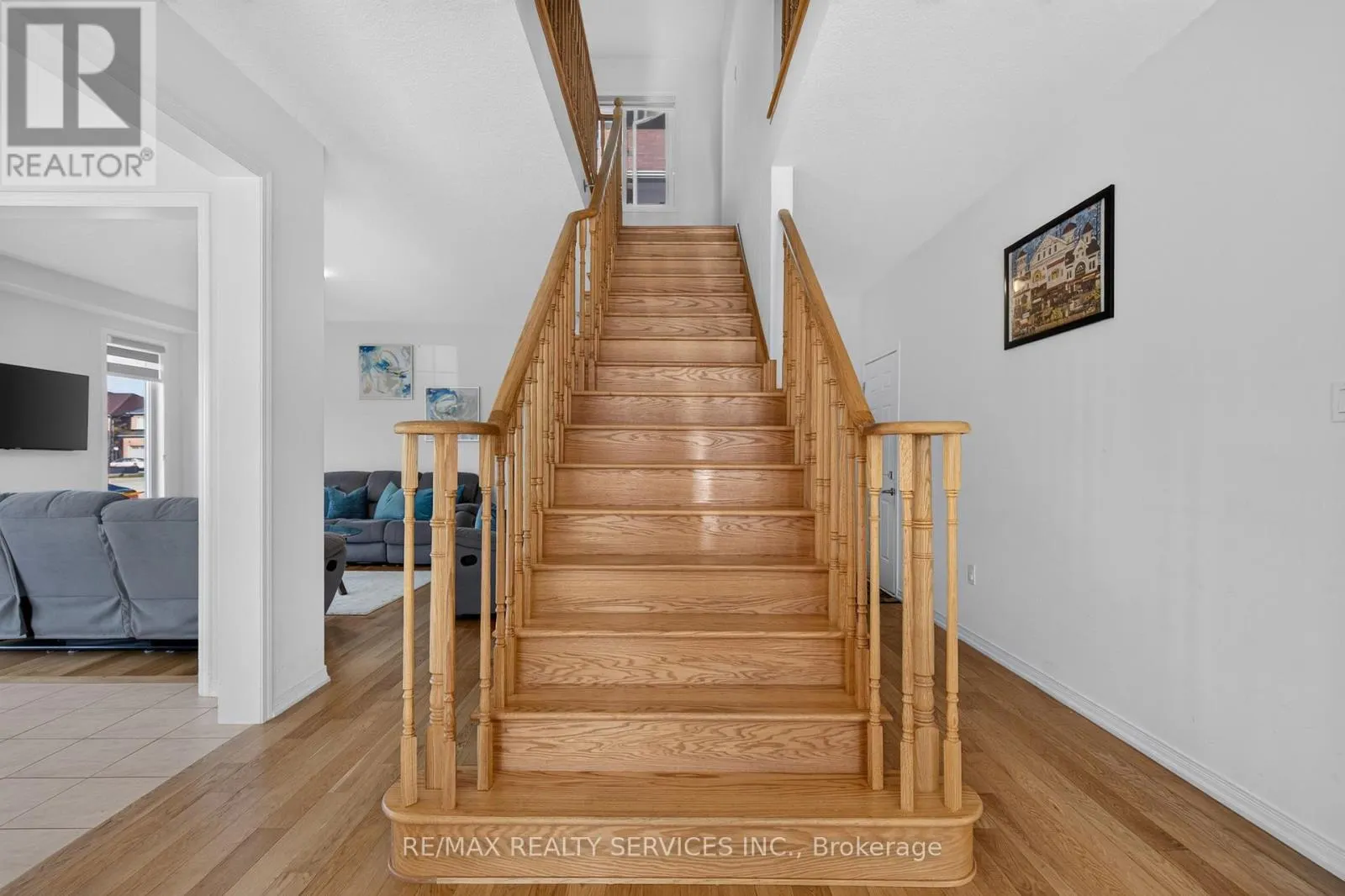 10 MUNRO CIRCLE