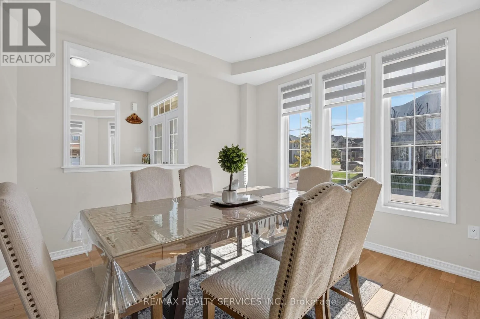 10 MUNRO CIRCLE