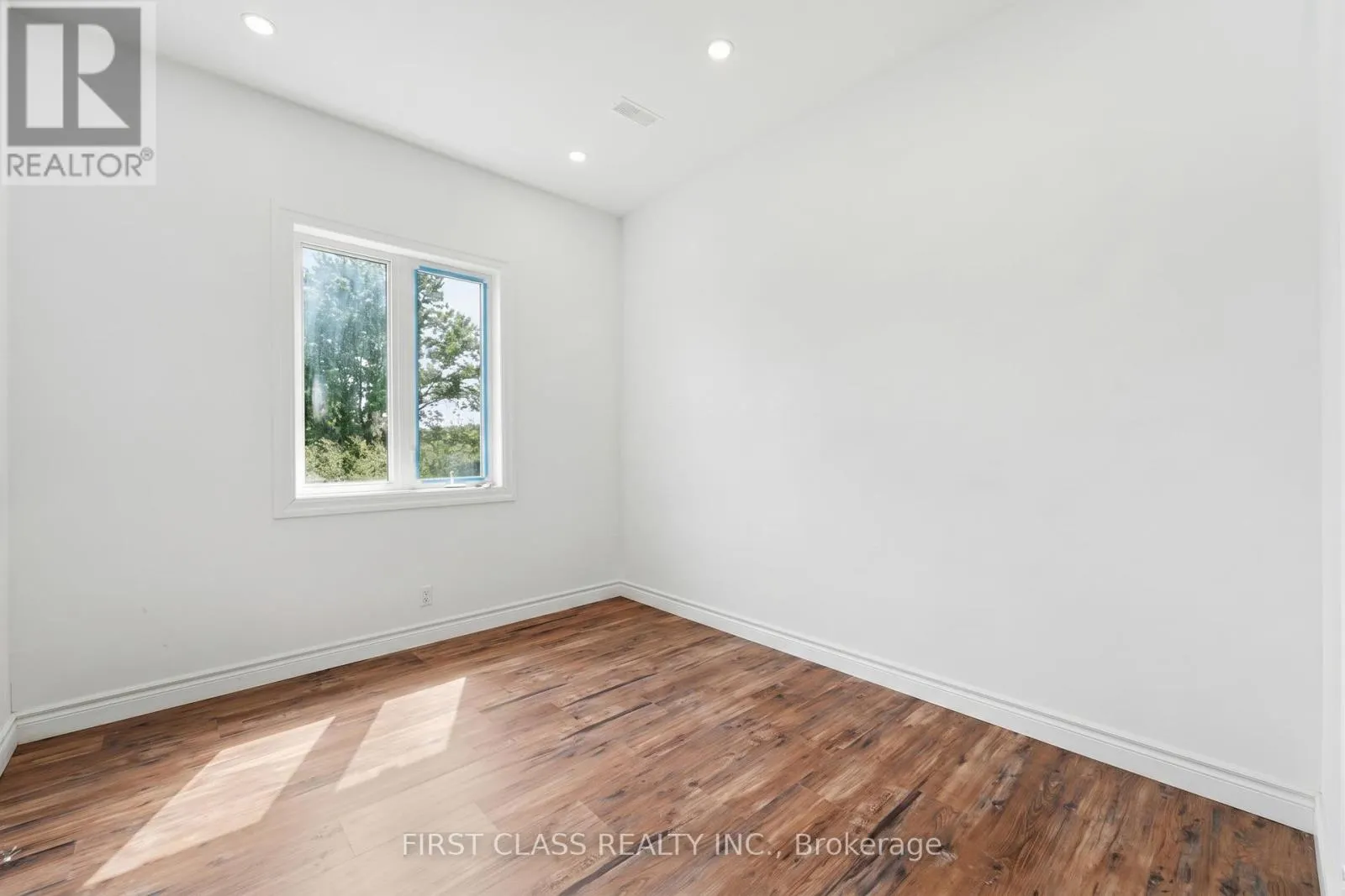 424 CONCESSION RD 8 E