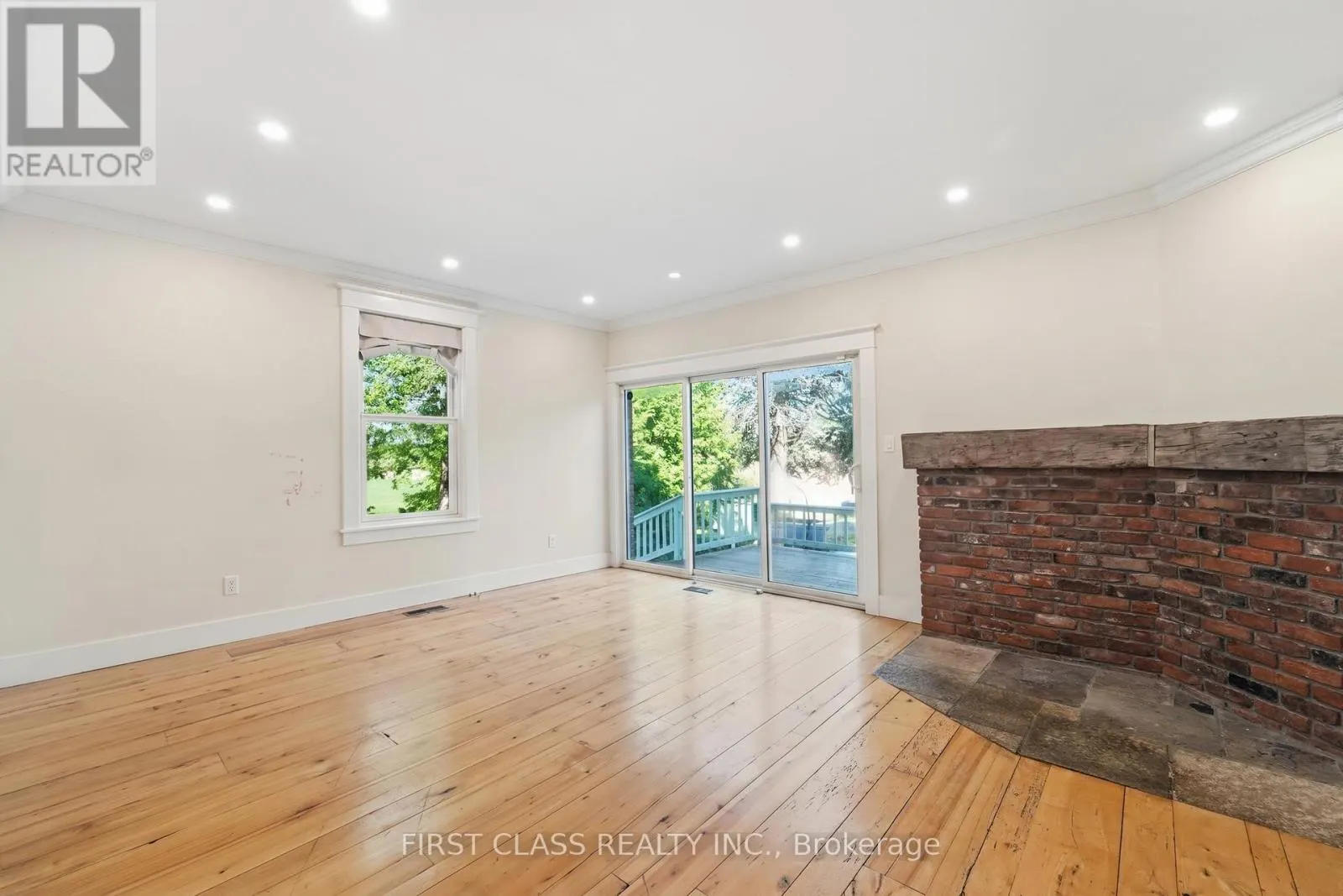 424 CONCESSION RD 8 E